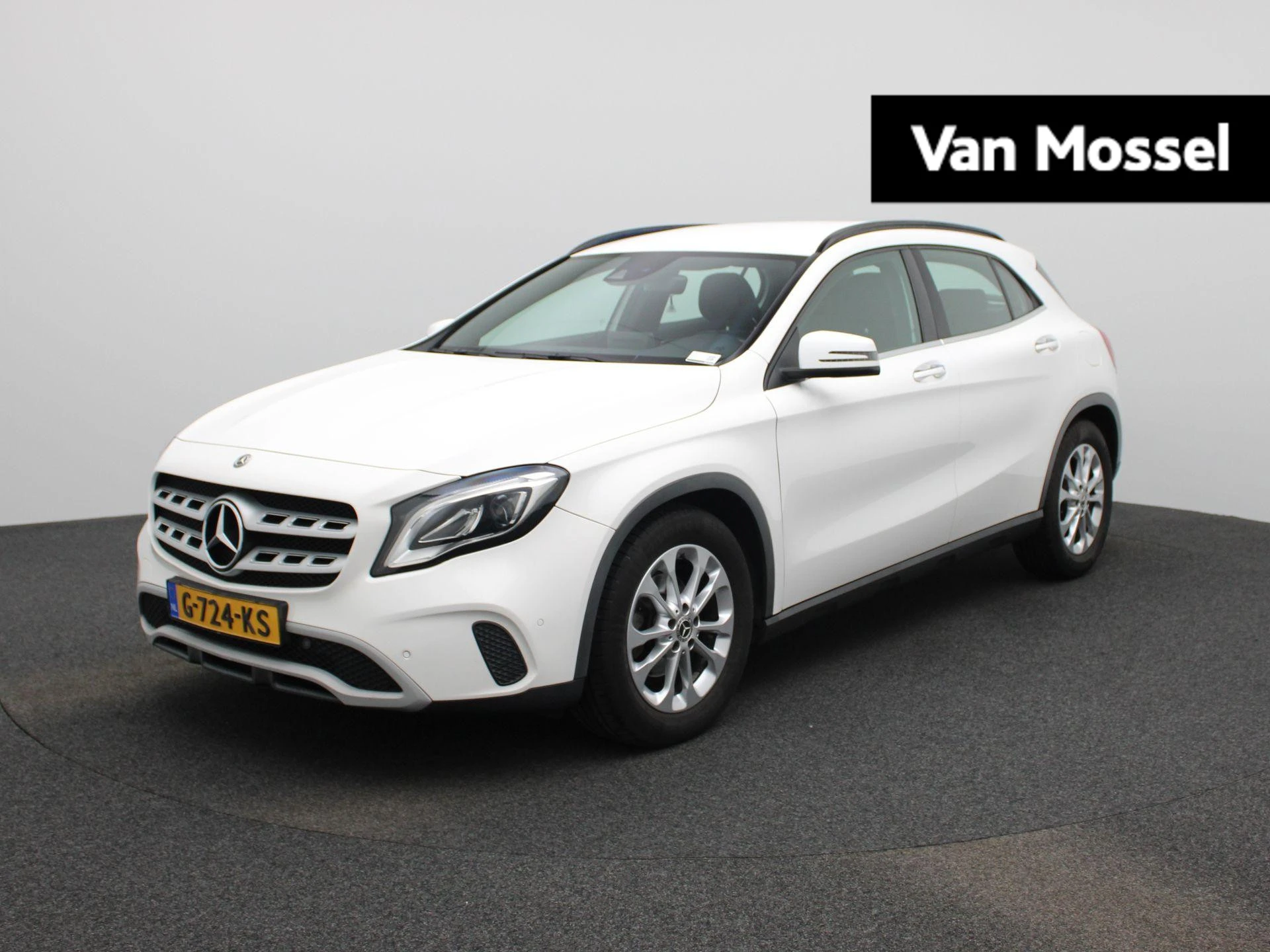Mercedes-Benz-GLA-image-0