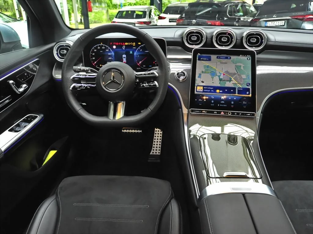 Mercedes-Benz-GLC 300 d-image-8