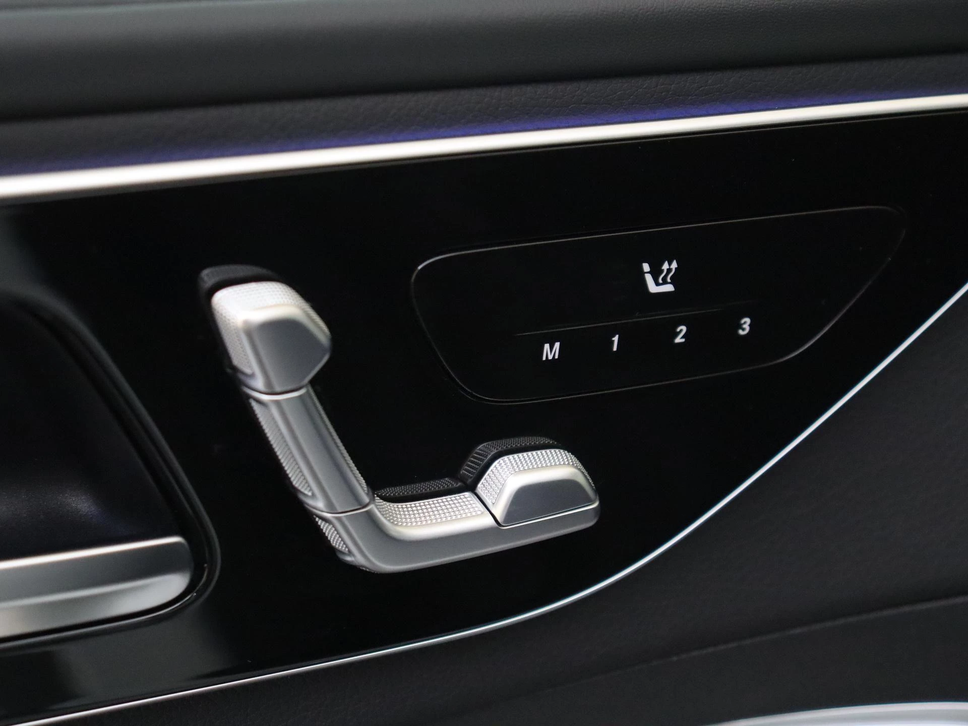Mercedes-Benz-C-Klasse-image-24
