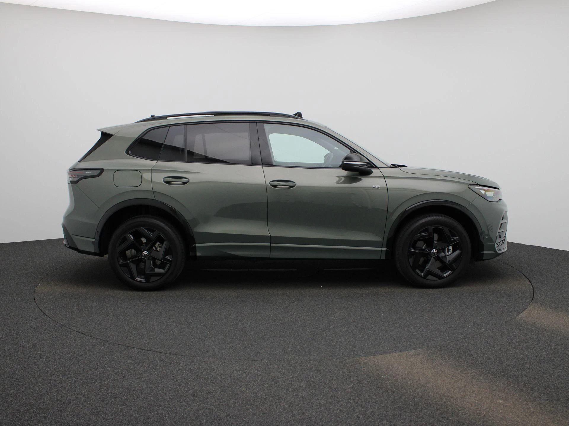 Volkswagen-Tiguan-image-5