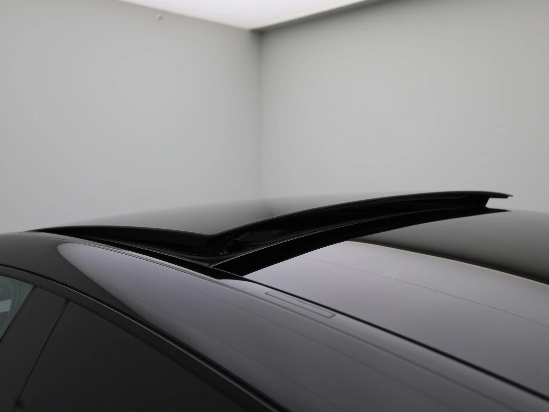 Mercedes-Benz-EQE-image-46