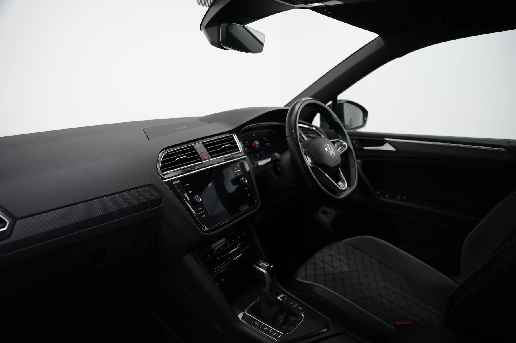 Volkswagen-Tiguan-image-1