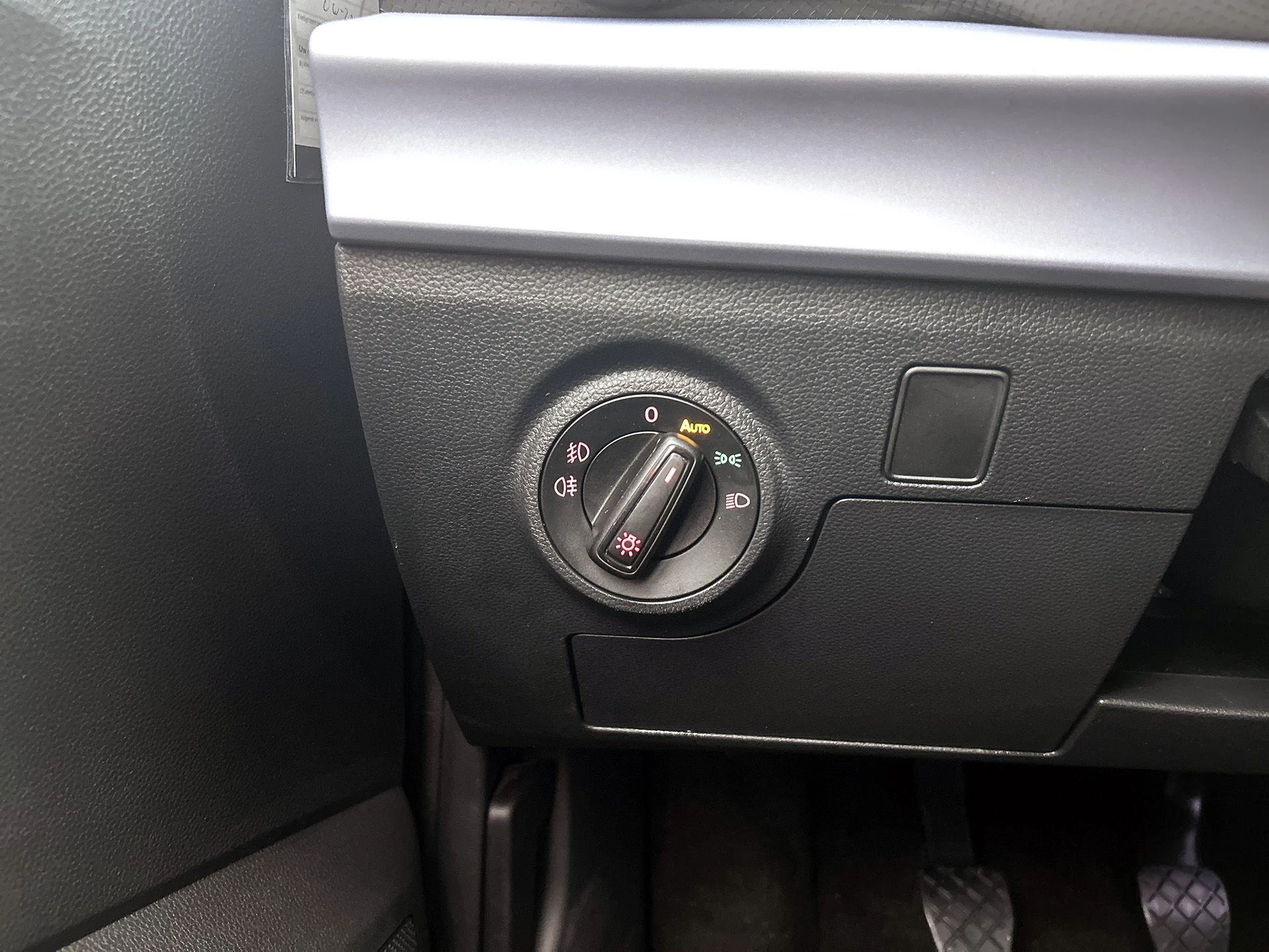 SEAT-Arona-image-17