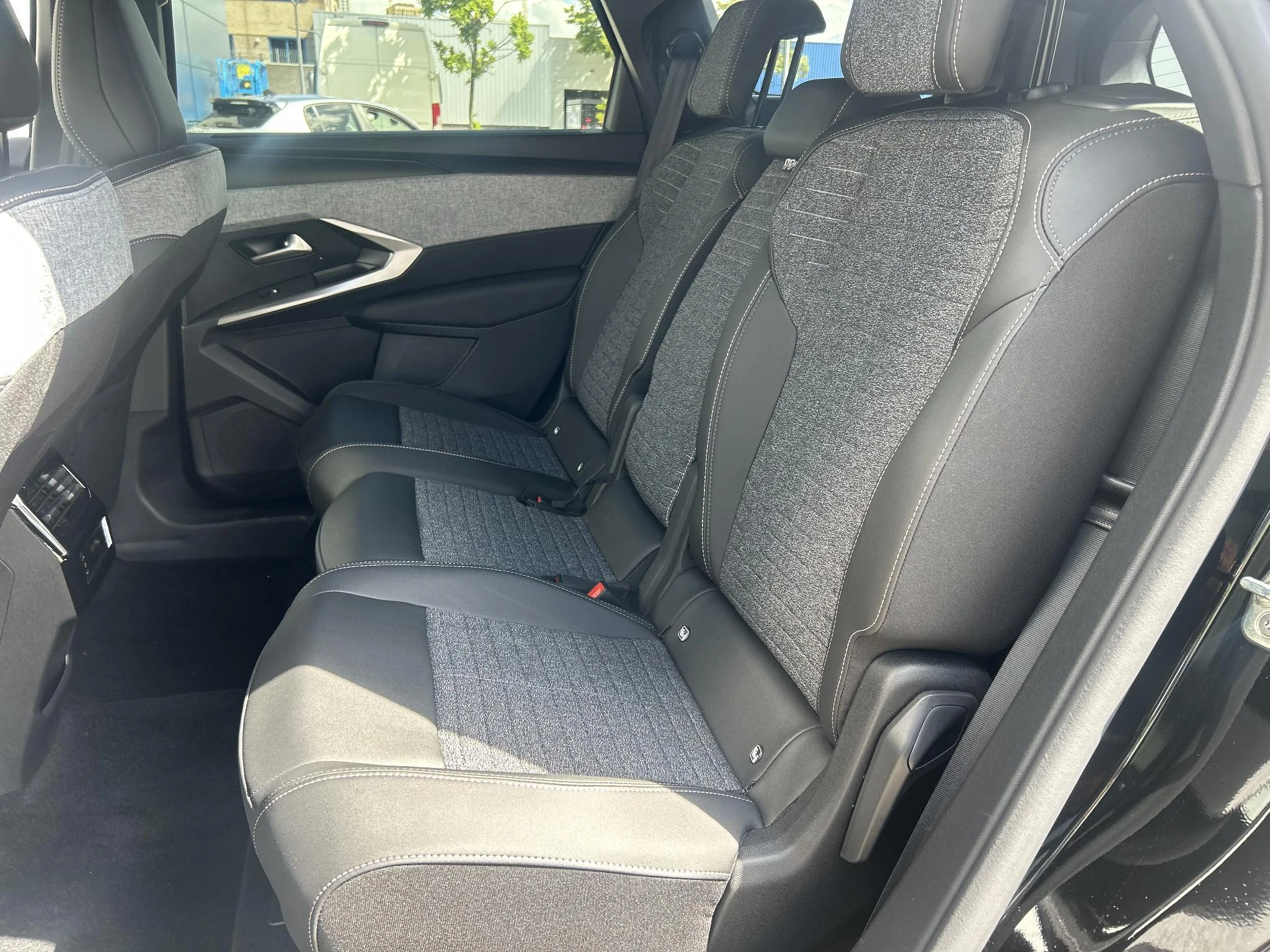 Peugeot-5008-image-18