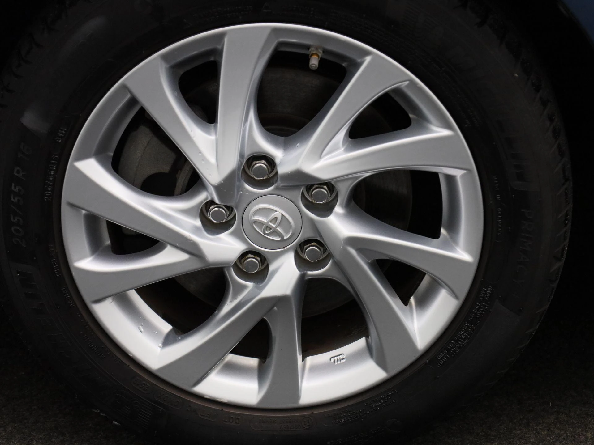 Toyota-Auris-image-12