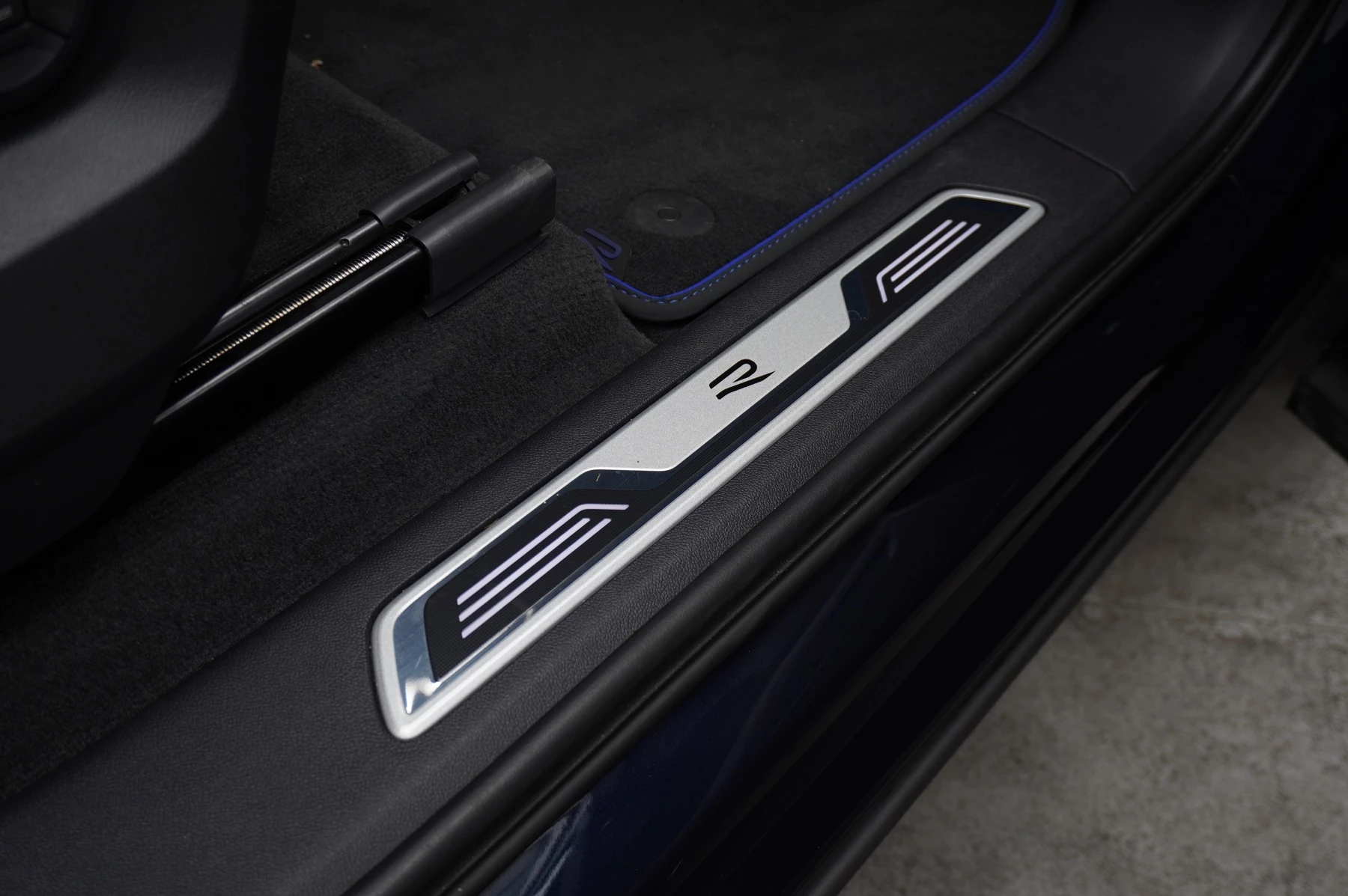 Volkswagen-Touareg-image-37