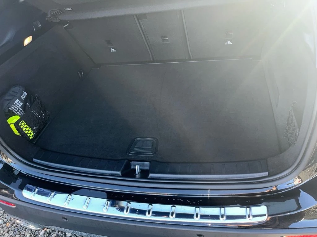 Mercedes-Benz-GLA 200 d-image-13