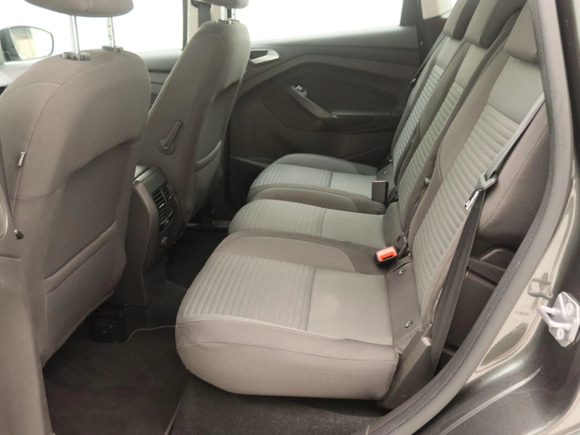 Ford-C-MAX-image-13