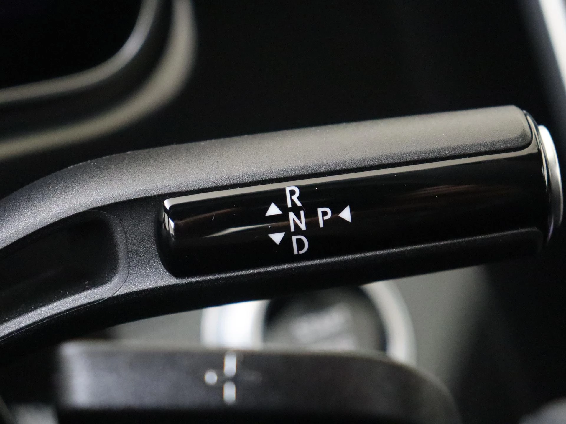 Mercedes-Benz-EQE-image-17