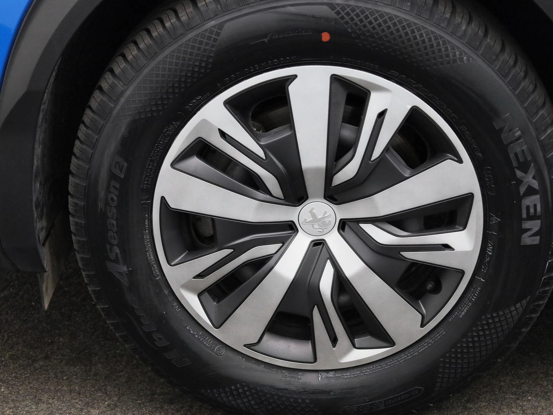 Peugeot-e-2008-image-14