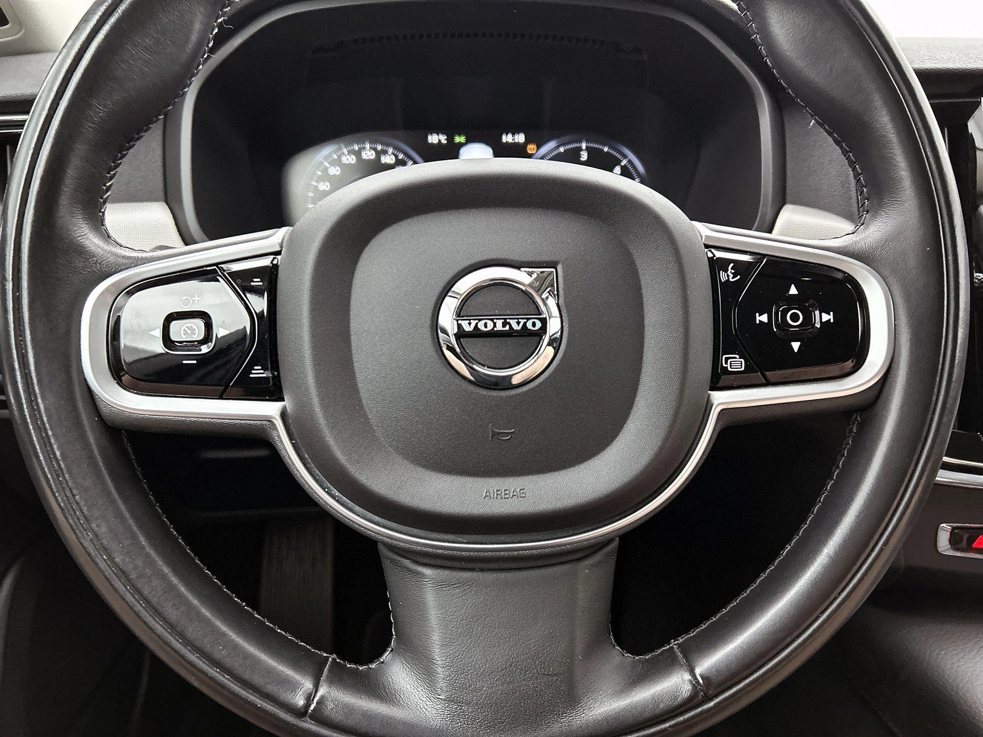 Volvo-V90-image-44