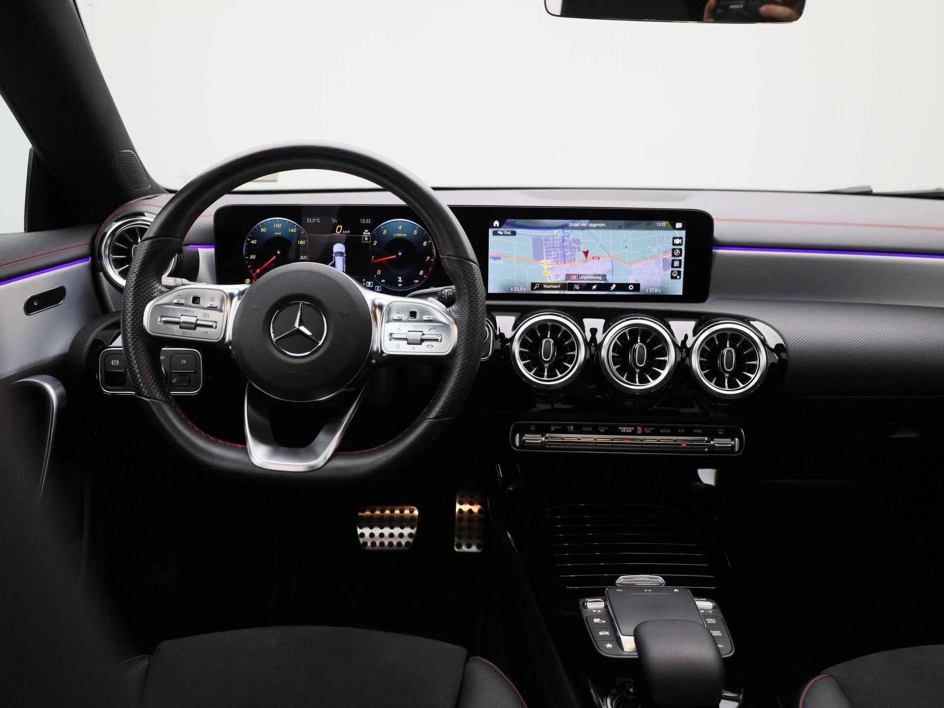 Mercedes-Benz-CLA-image-6
