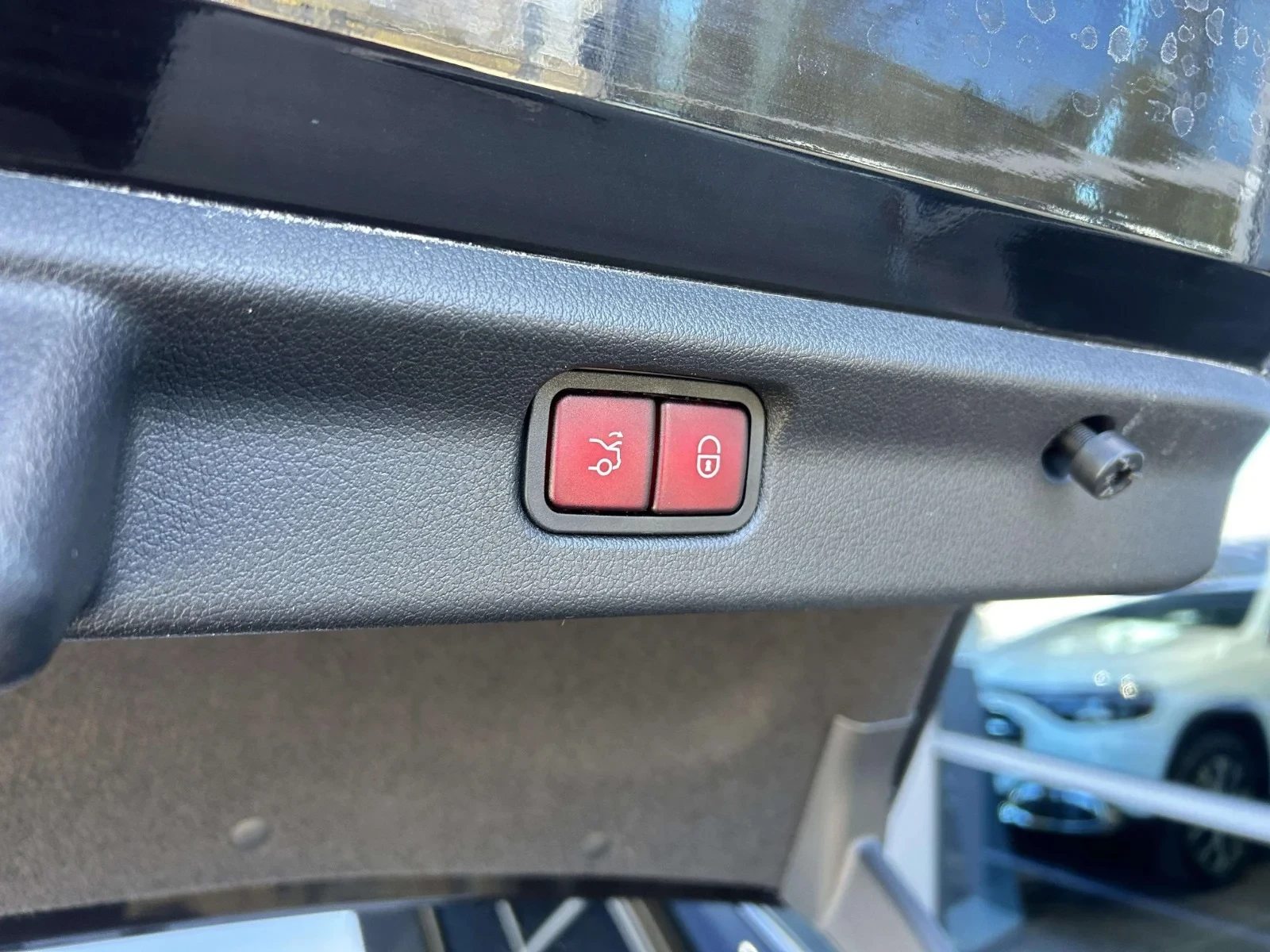 Mercedes-Benz-EQE-image-21