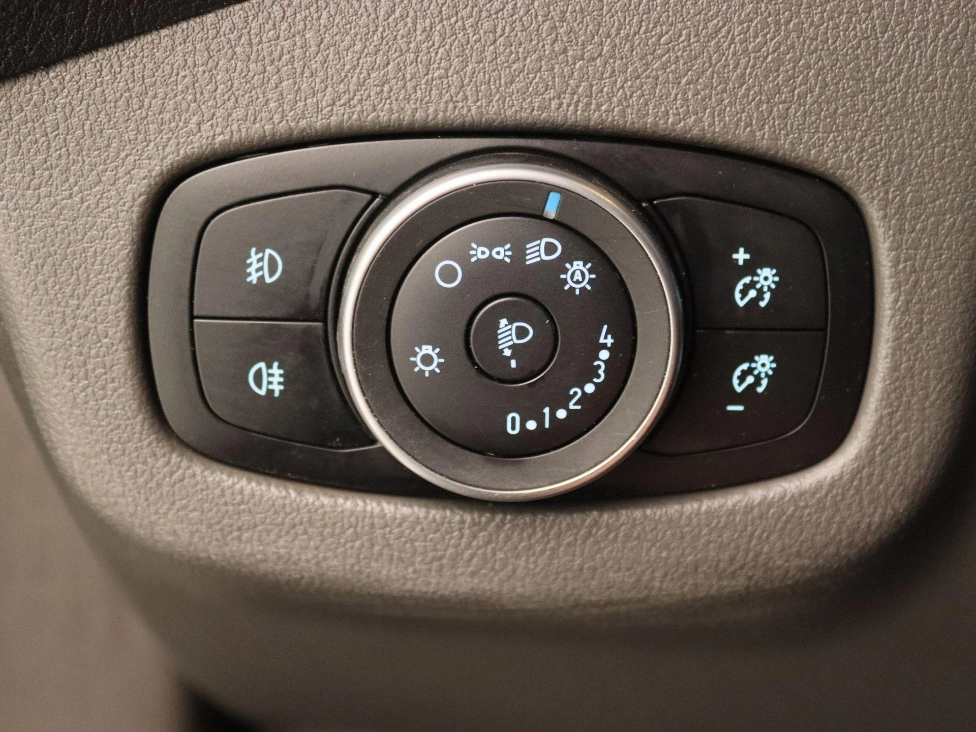 Ford-Transit Connect-image-18