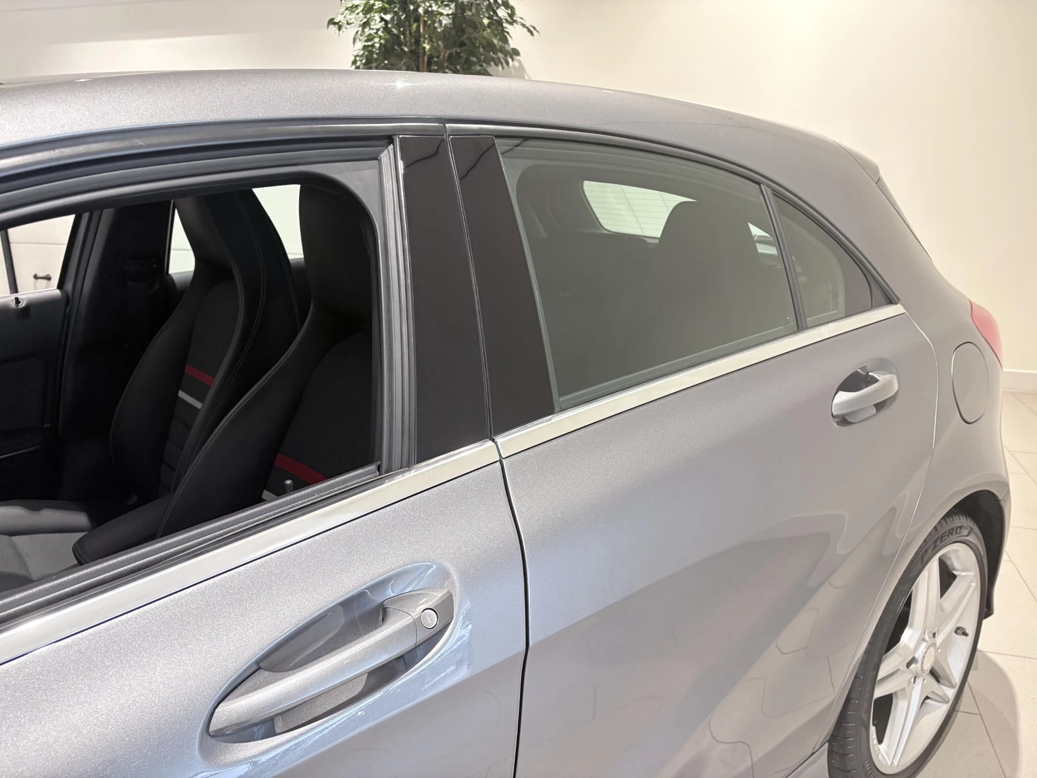 Mercedes-Benz-A-Klasse-image-3