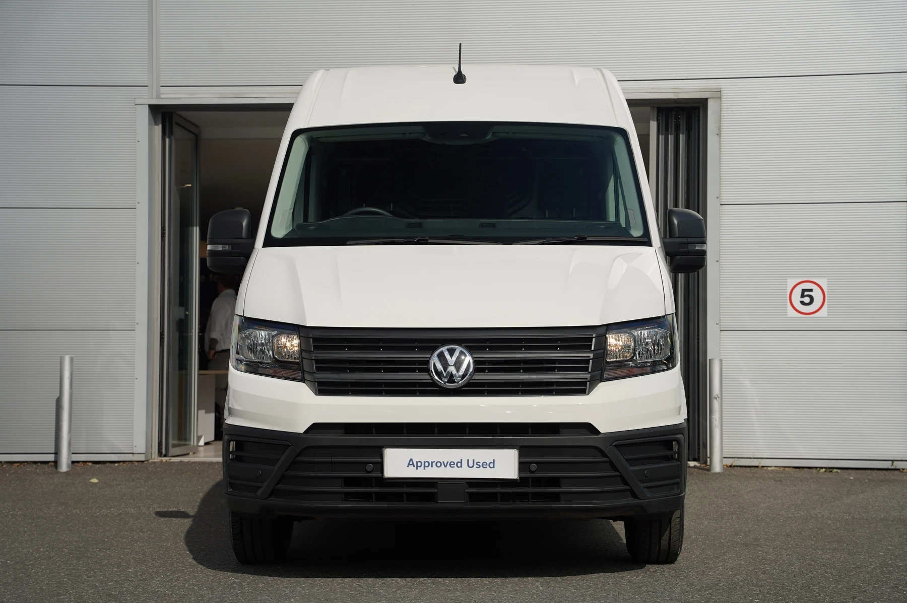 Volkswagen-Crafter-image-6