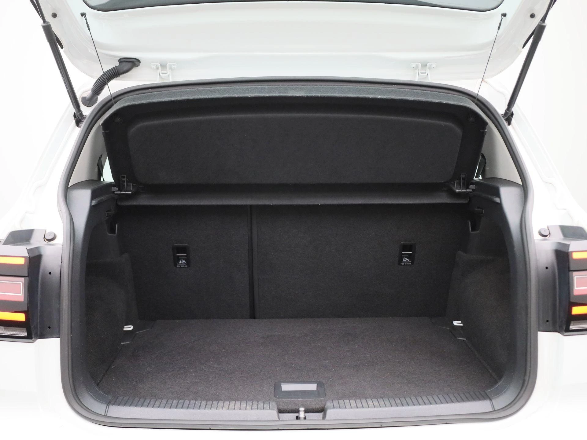 Volkswagen-T-Cross-image-13
