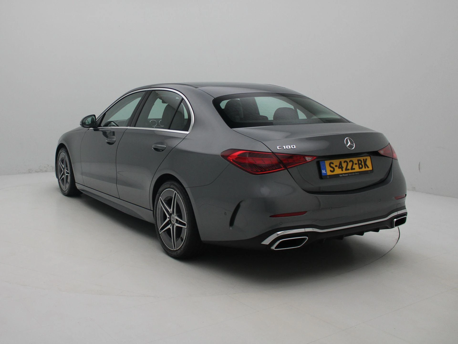Mercedes-Benz-C-Klasse-image-1
