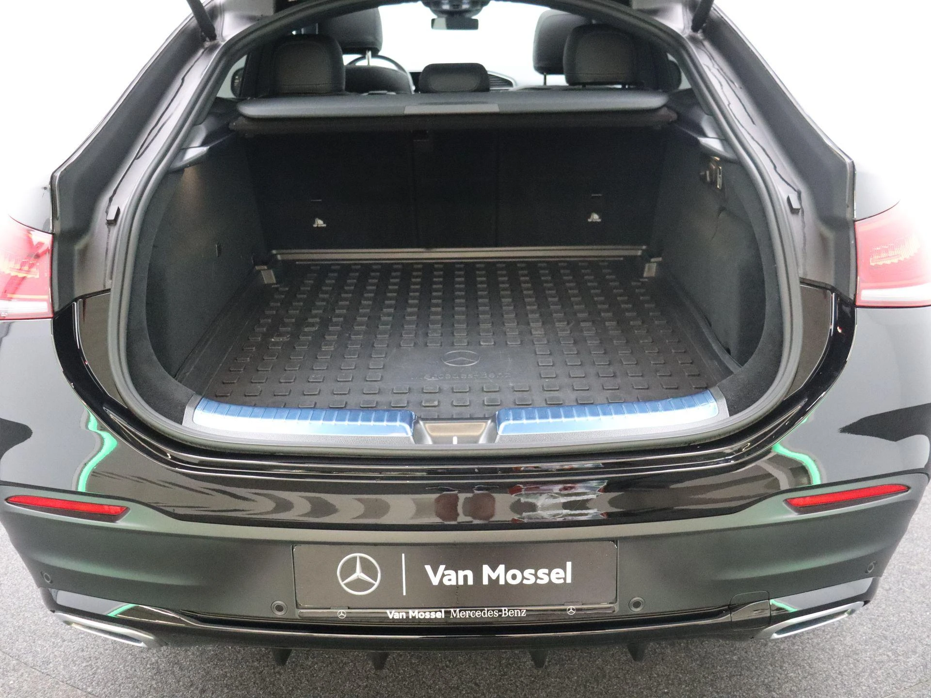 Mercedes-Benz-GLE-image-25