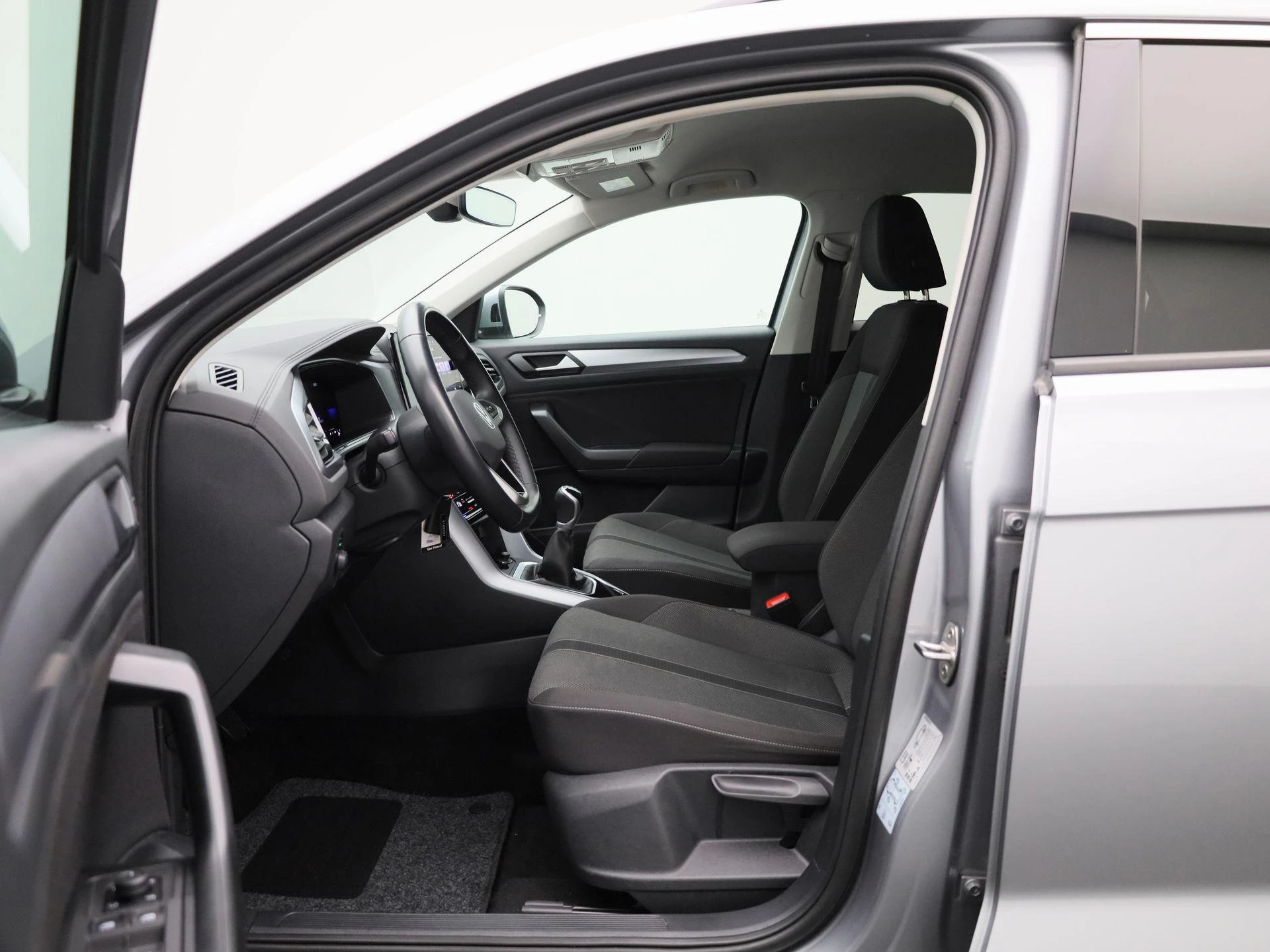 Volkswagen-T-Roc-image-8