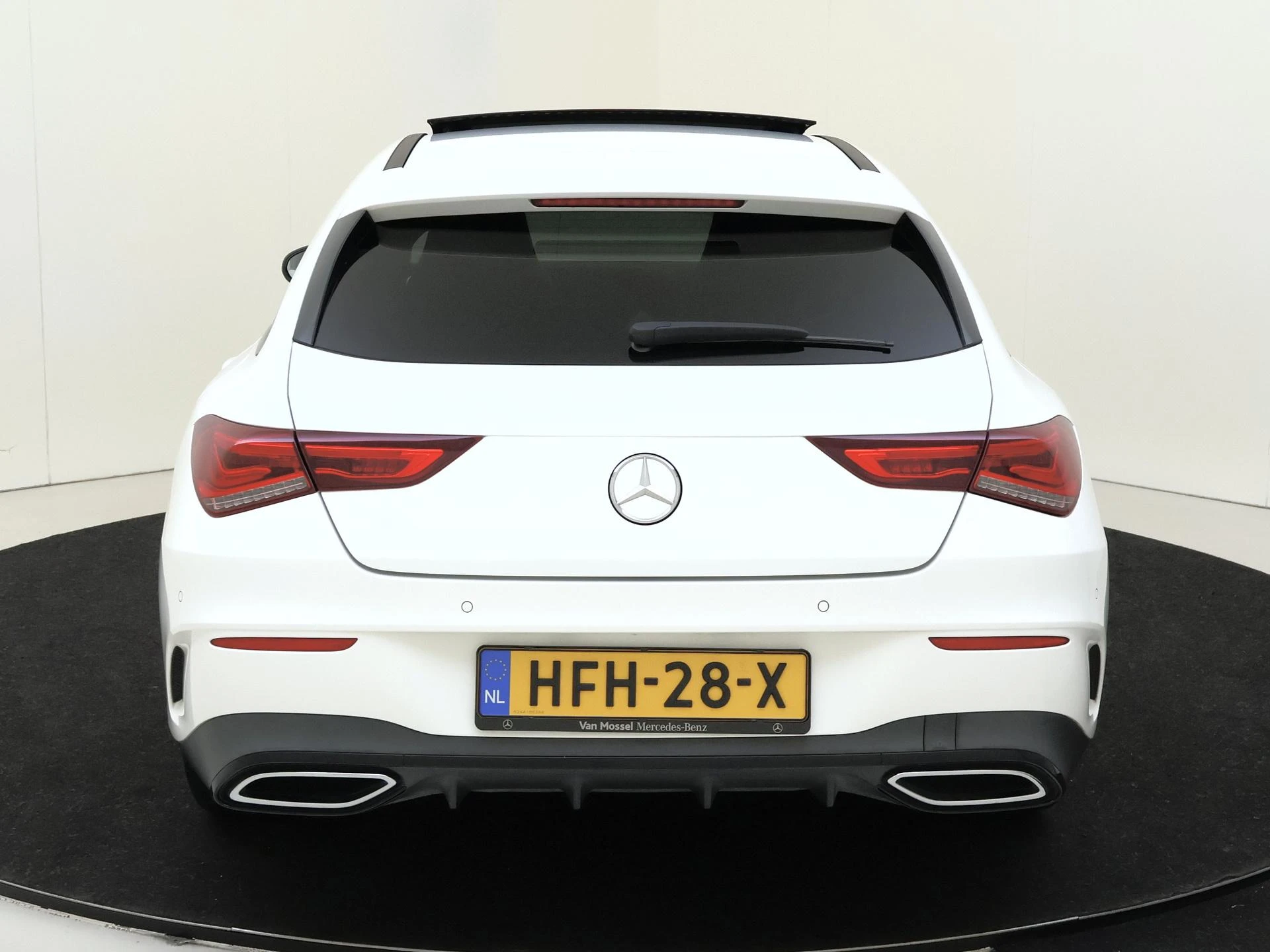 Mercedes-Benz-CLA-image-6