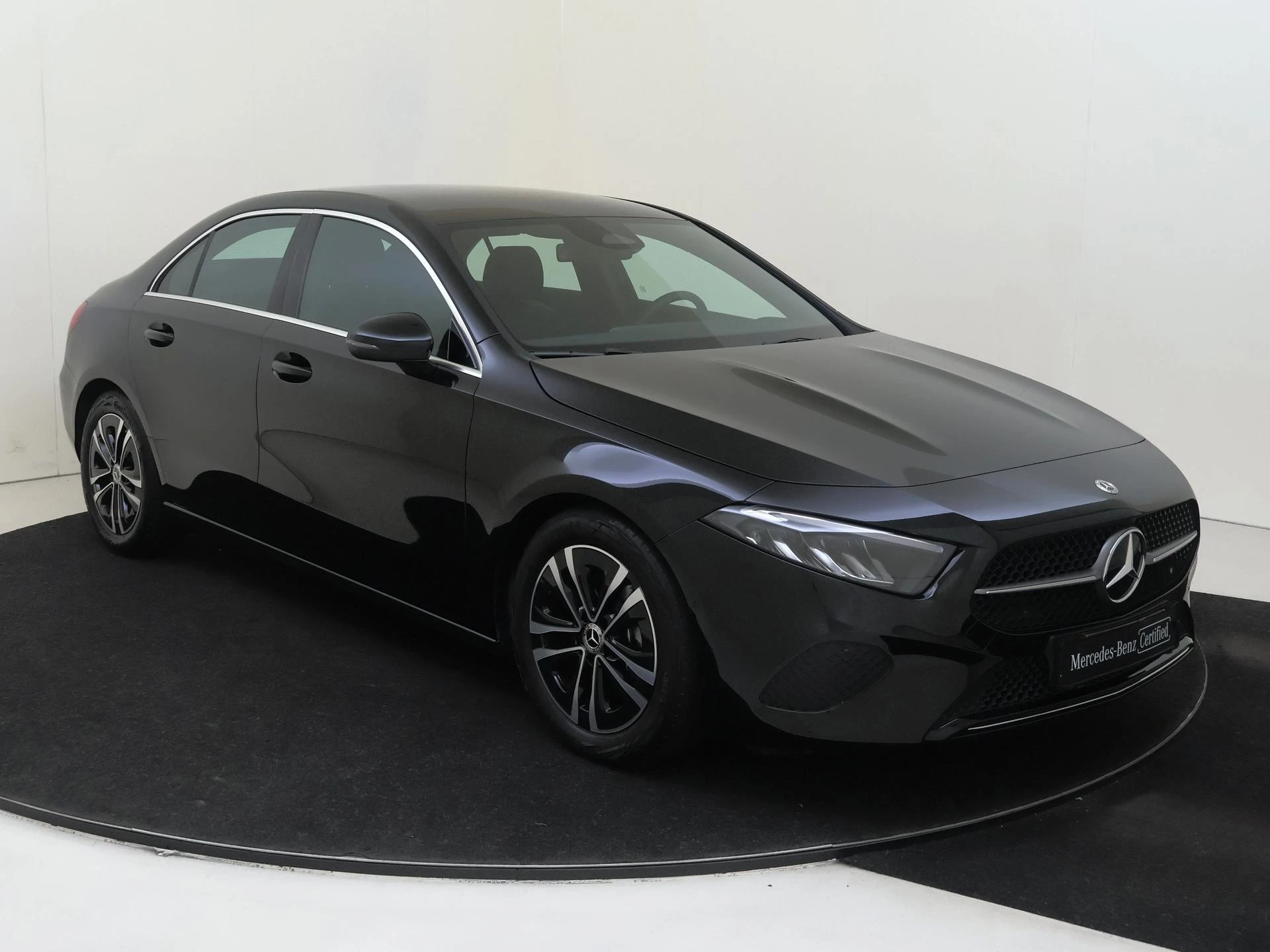 Mercedes-Benz-A-Klasse-image-1