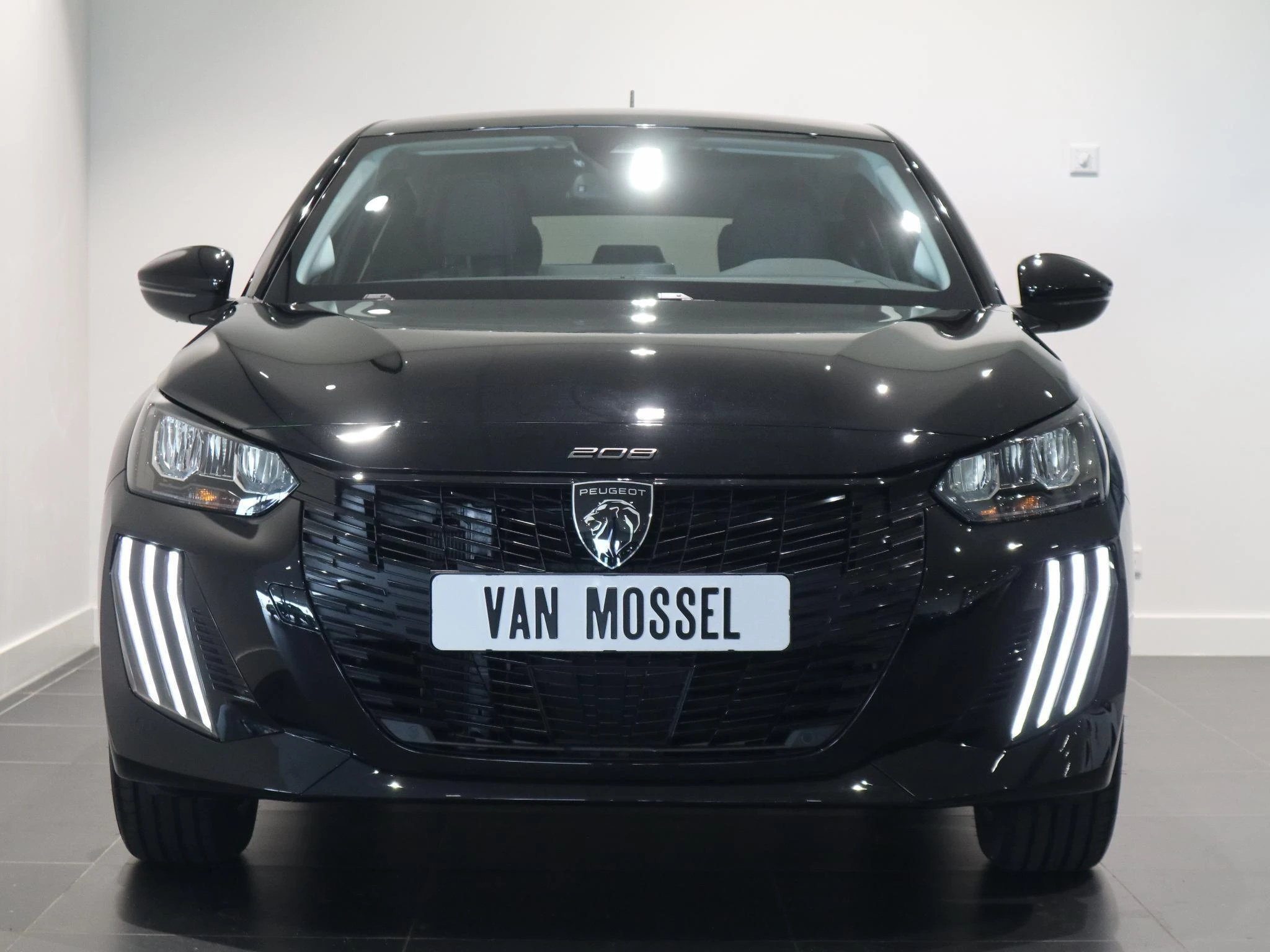 Peugeot-e-208-image-2