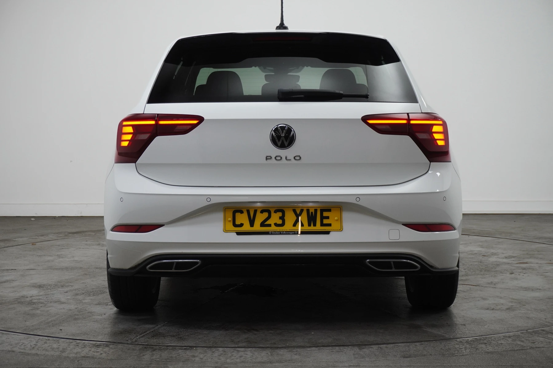 Volkswagen-Polo-image-15