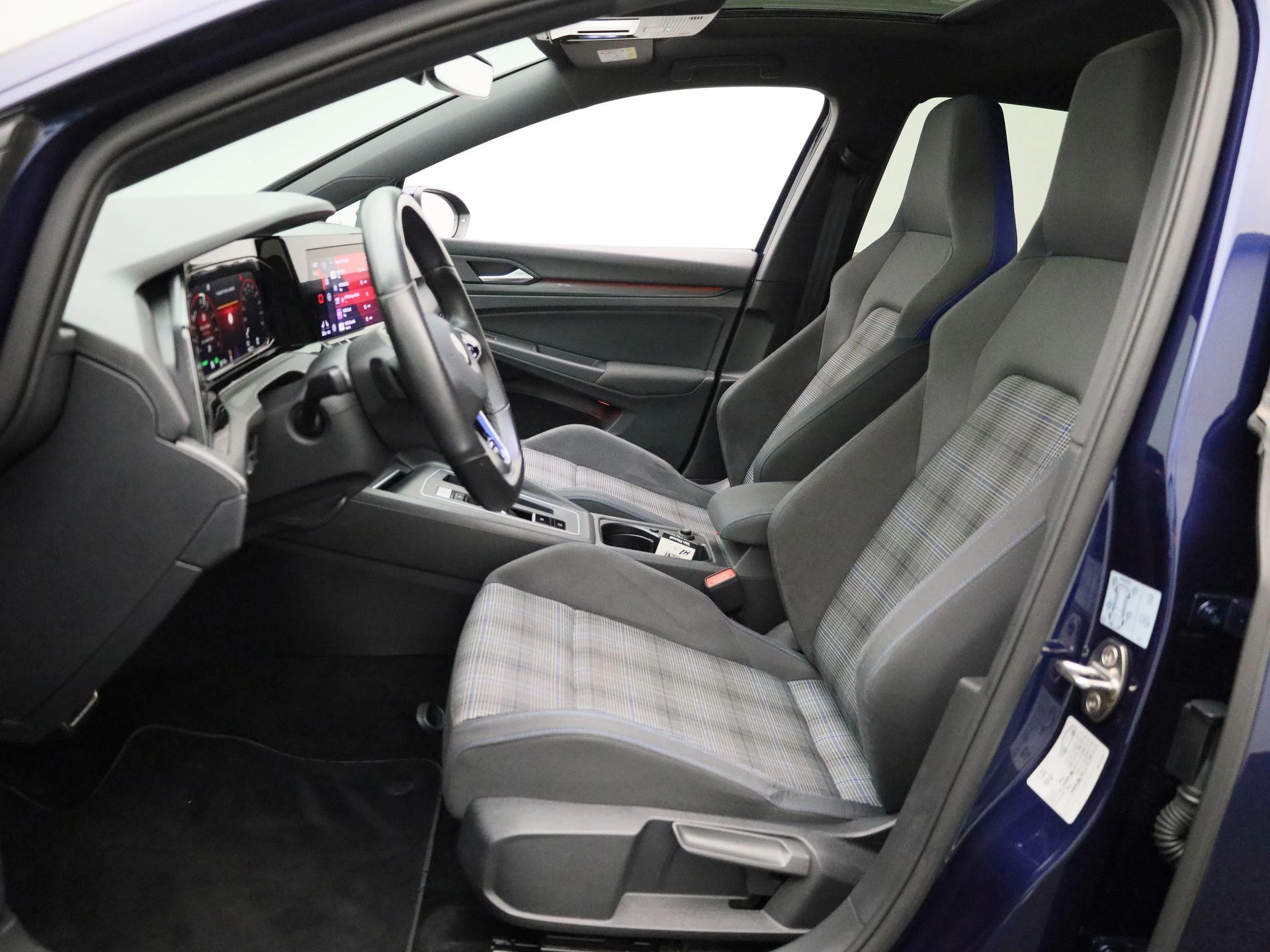 Volkswagen-Golf-image-10