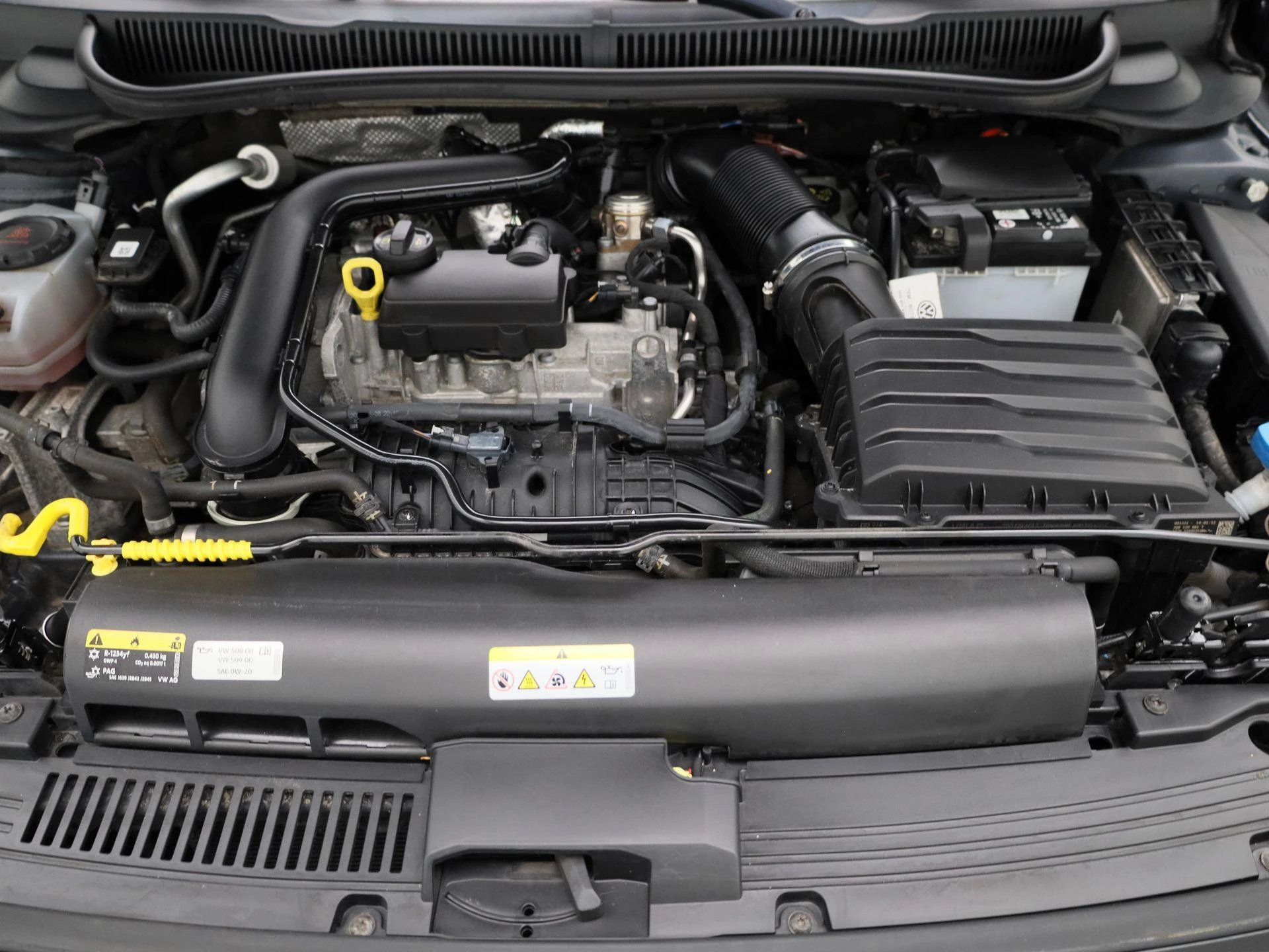 Volkswagen-Polo-image-31