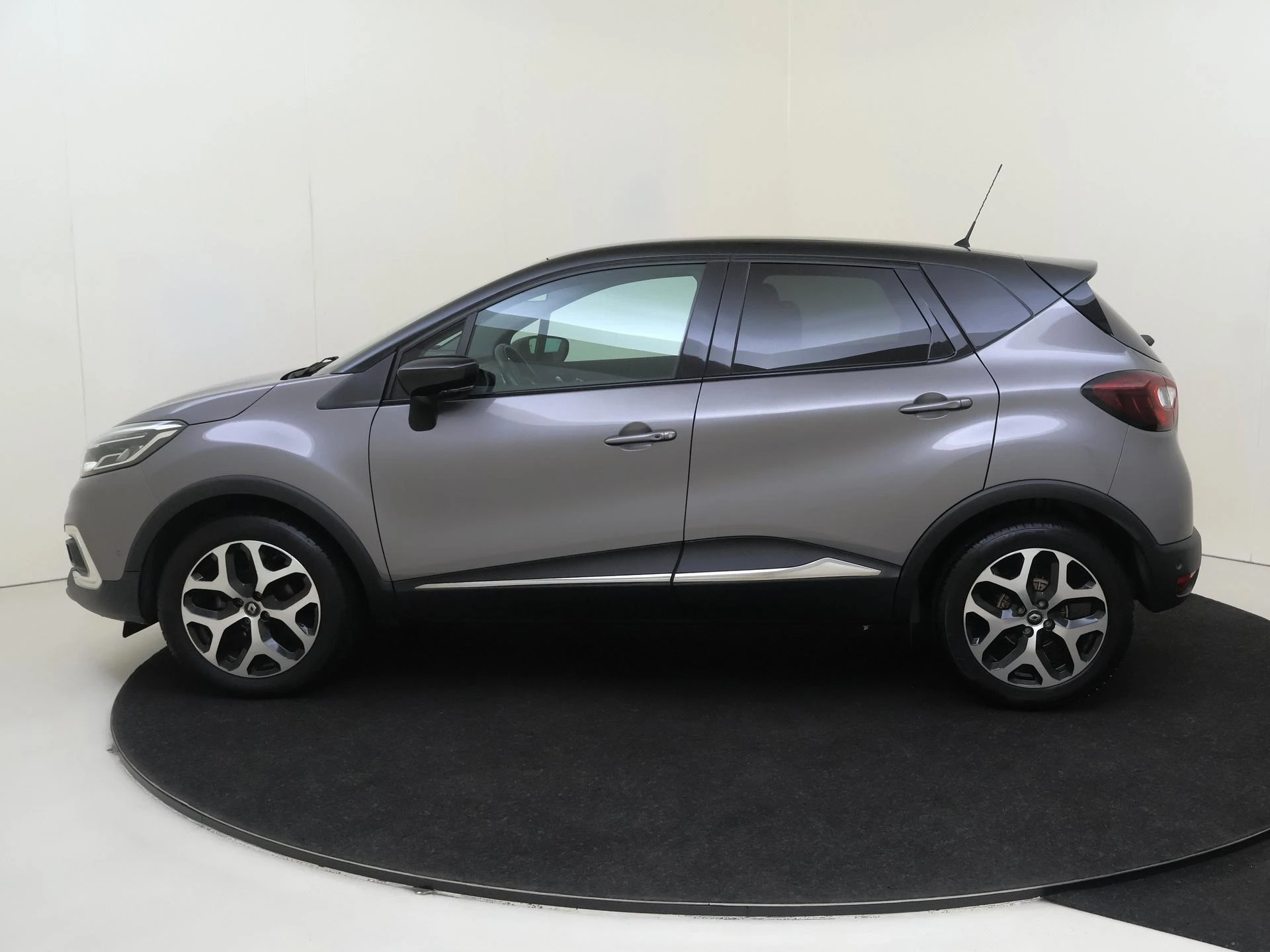 Renault-Captur-image-7