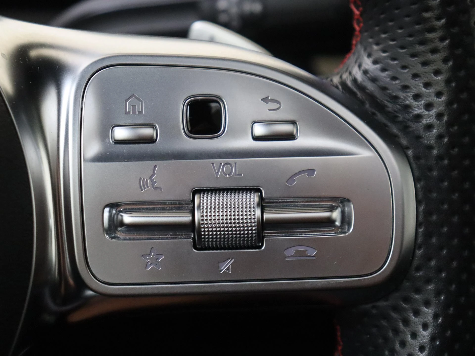 Mercedes-Benz-A-Klasse-image-12