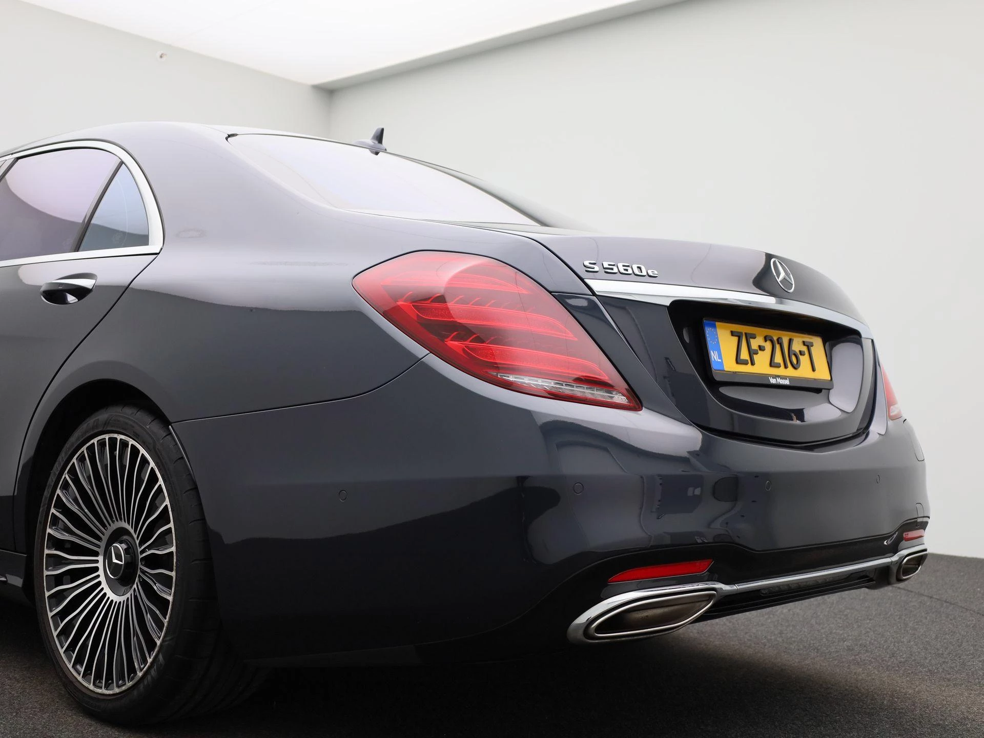 Mercedes-Benz-S-Klasse-image-68