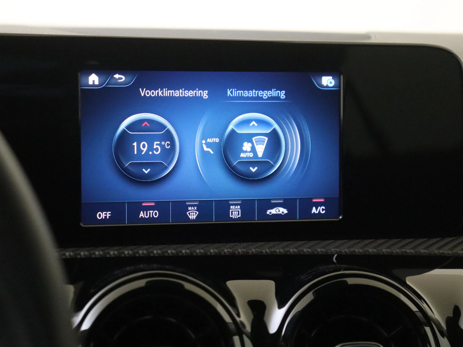 Mercedes-Benz-A-Klasse-image-18