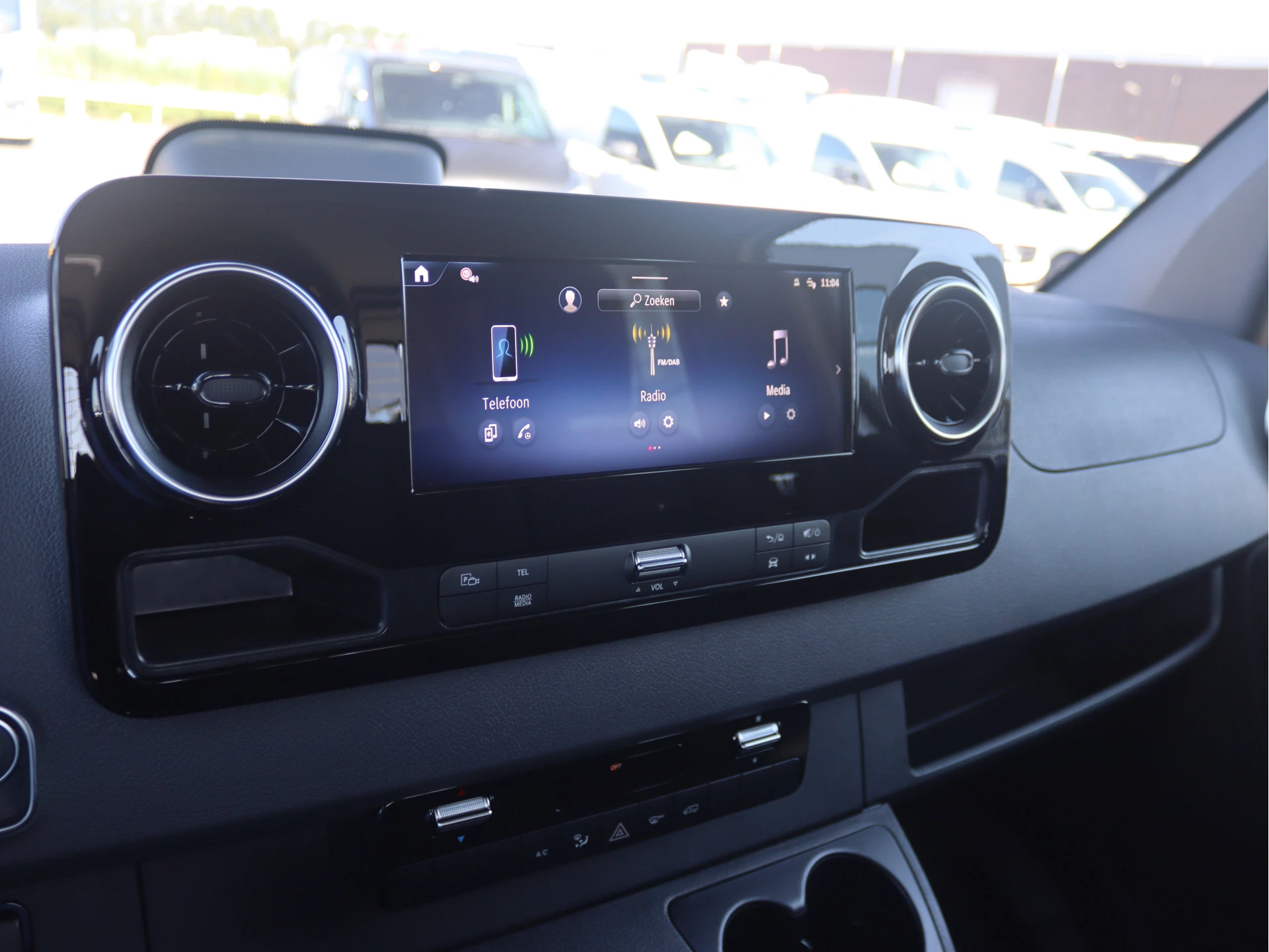 Mercedes-Benz-Sprinter-image-11