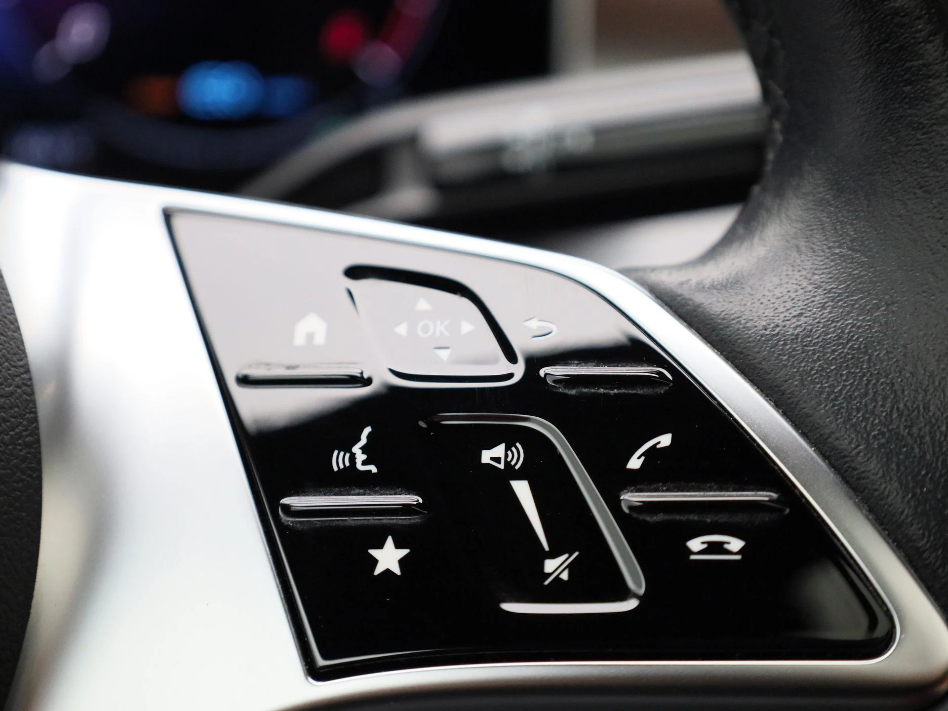 Mercedes-Benz-C-Klasse-image-23