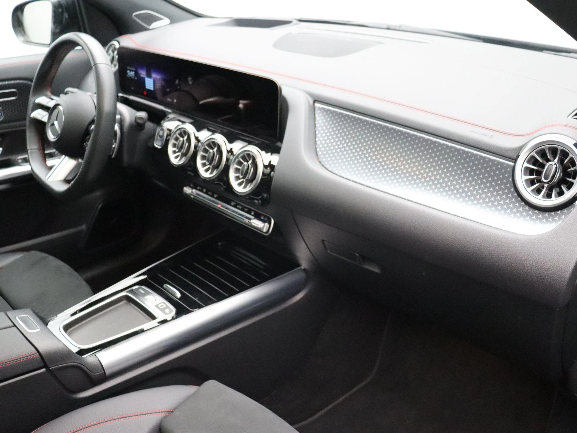 Mercedes-Benz EQA 250+ Star Edition + PANORAMISCH DAK + BURMESTER + HEAD UP + CARPLAY