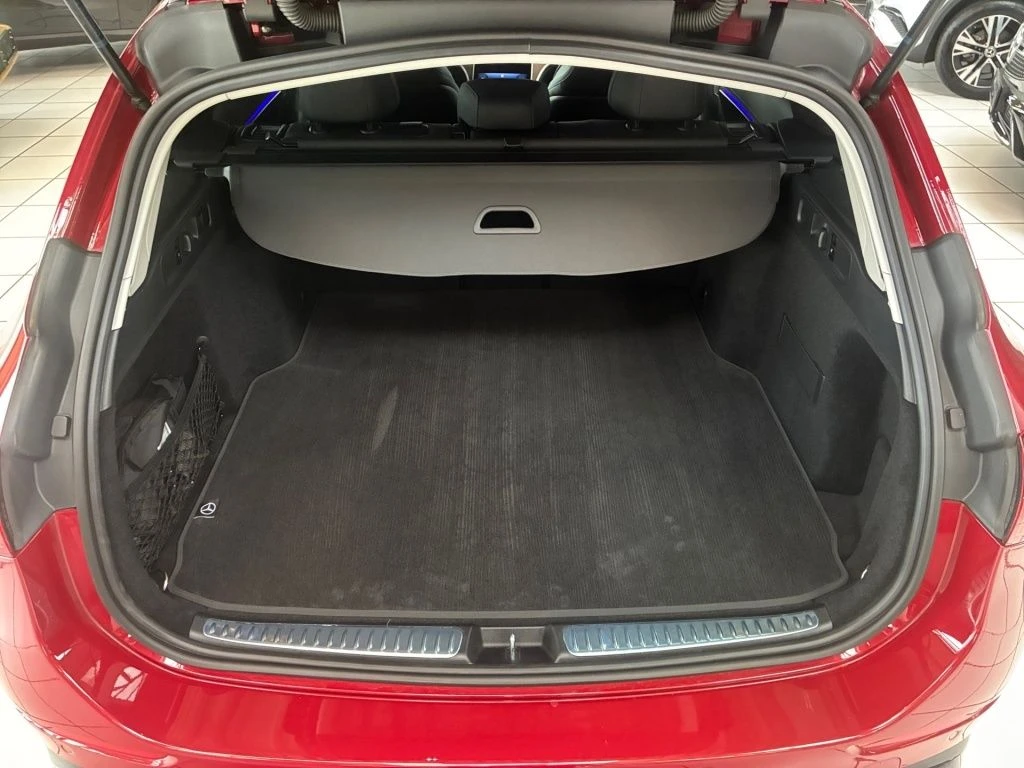 Mercedes-Benz-C-Klasse 180-image-12