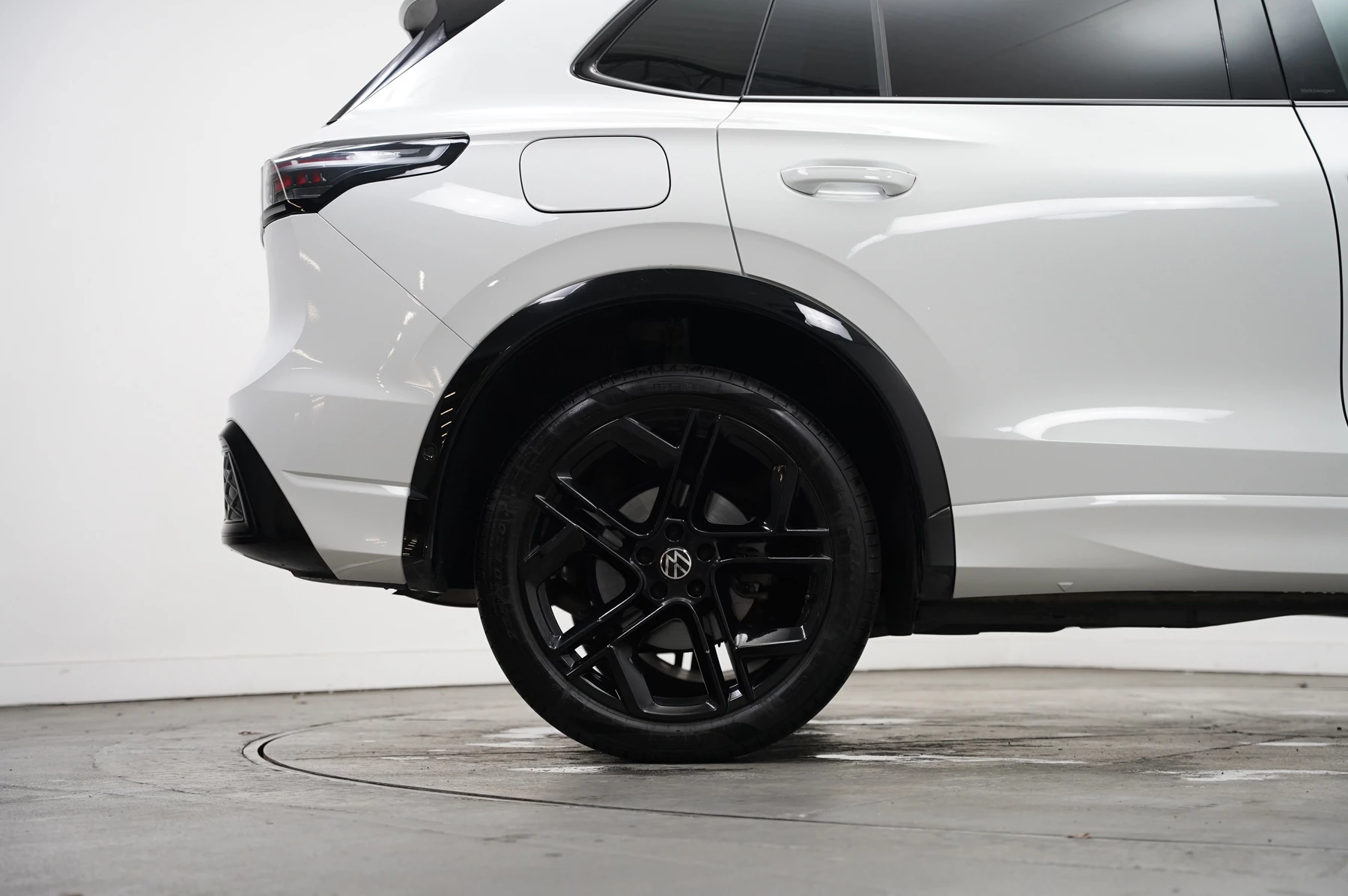 Volkswagen-Tiguan-image-32