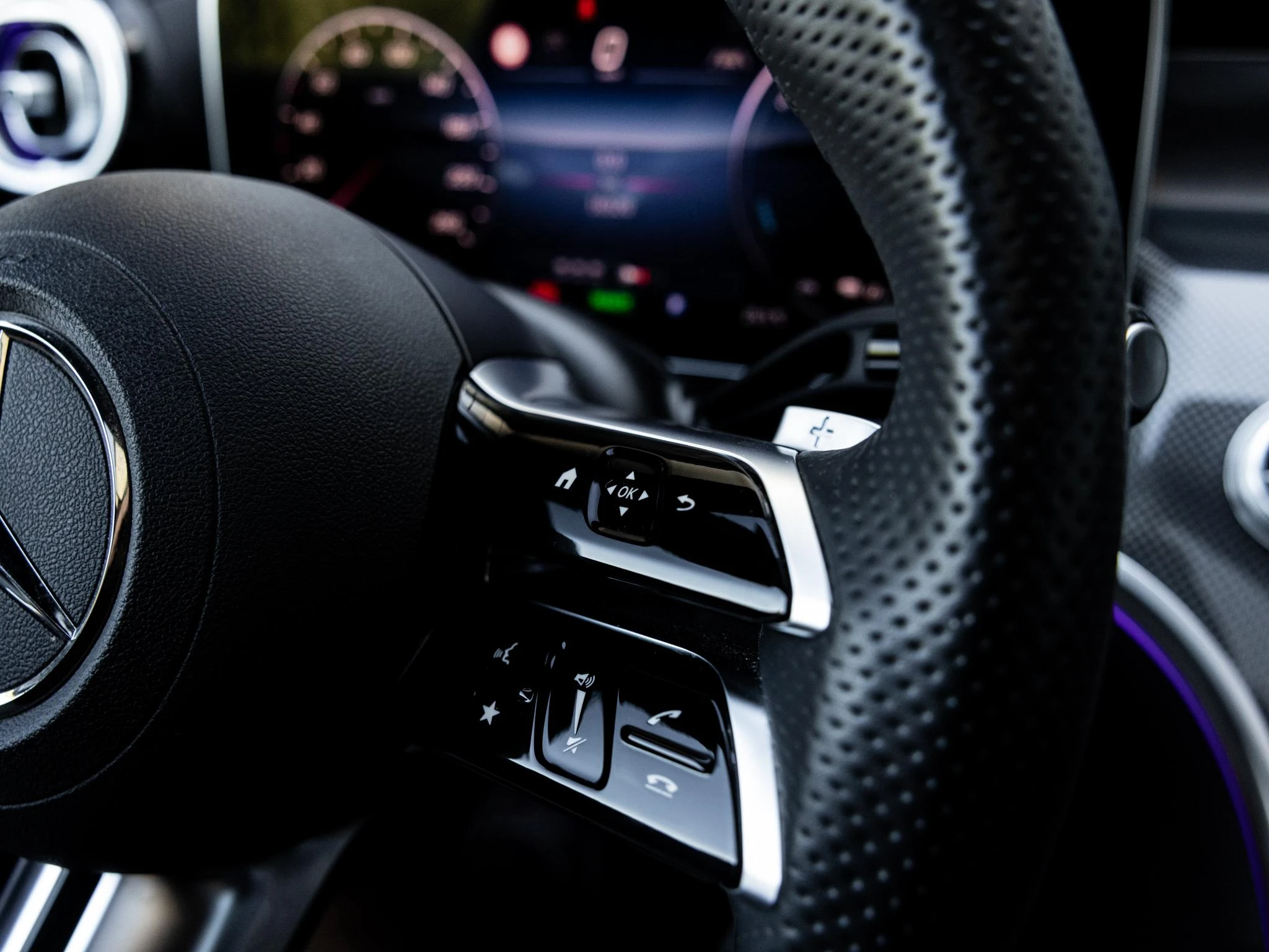 Mercedes-Benz-GLC-image-30