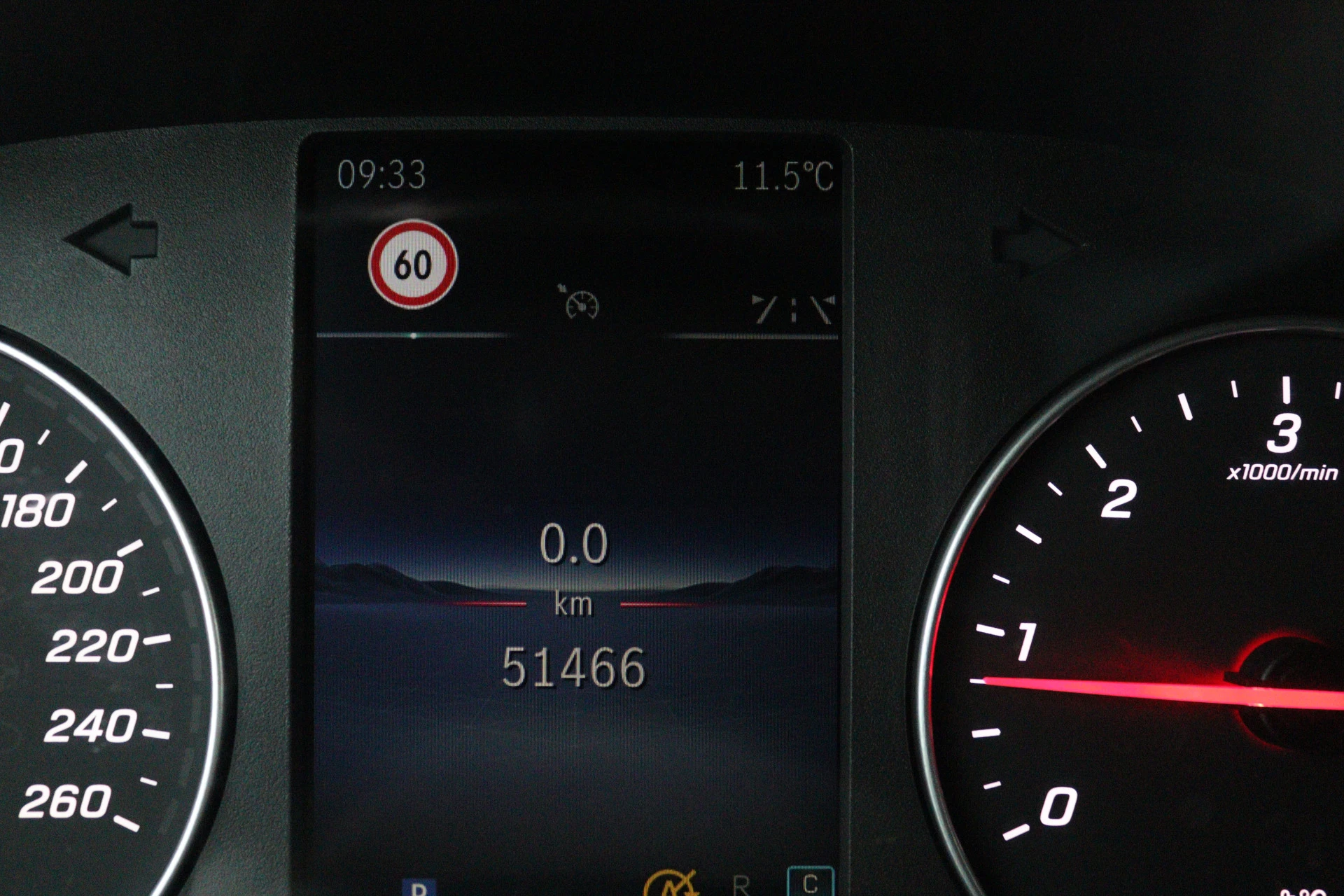 Mercedes-Benz-Vito-image-5