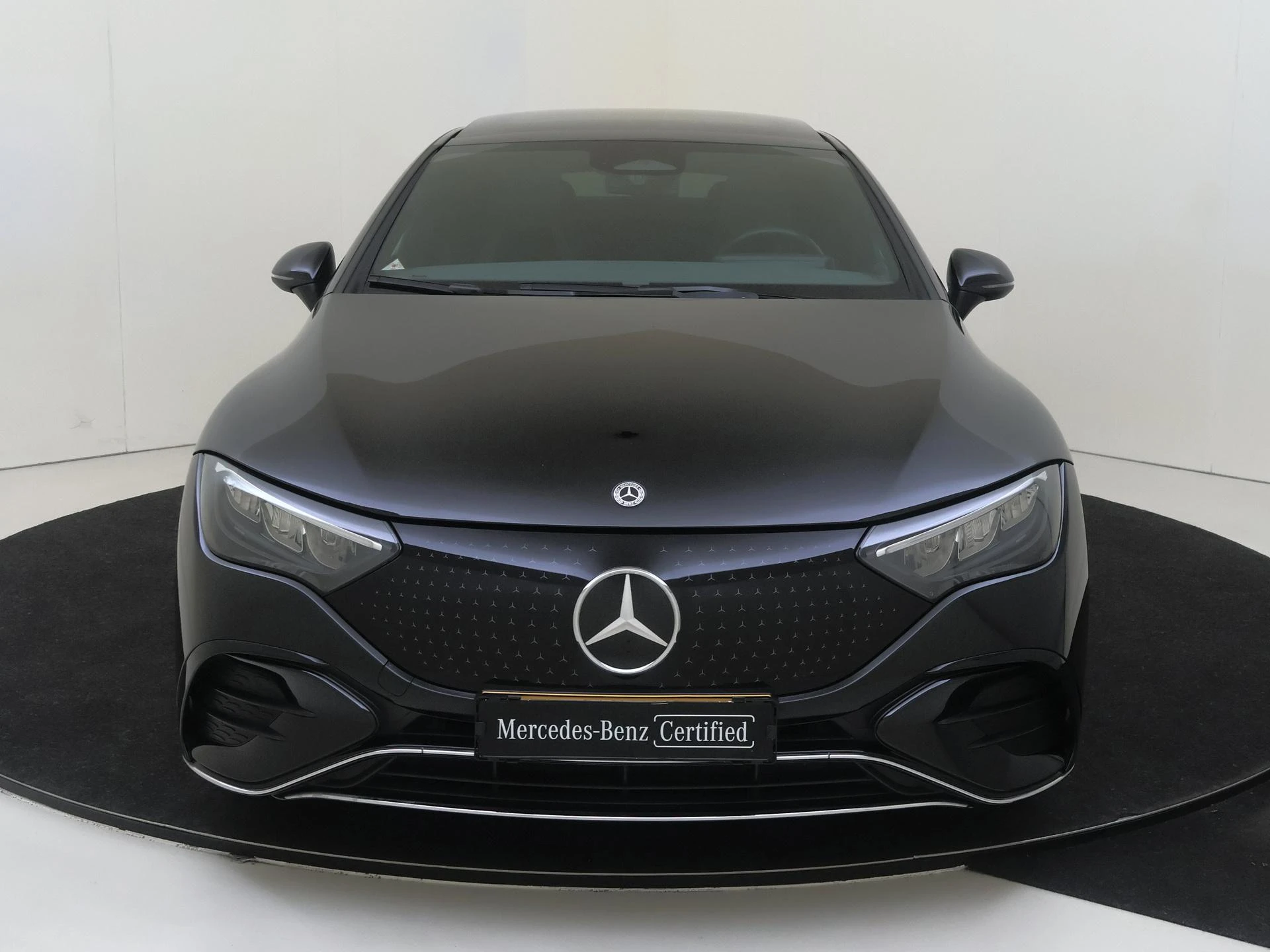 Mercedes-Benz-EQE-image-5