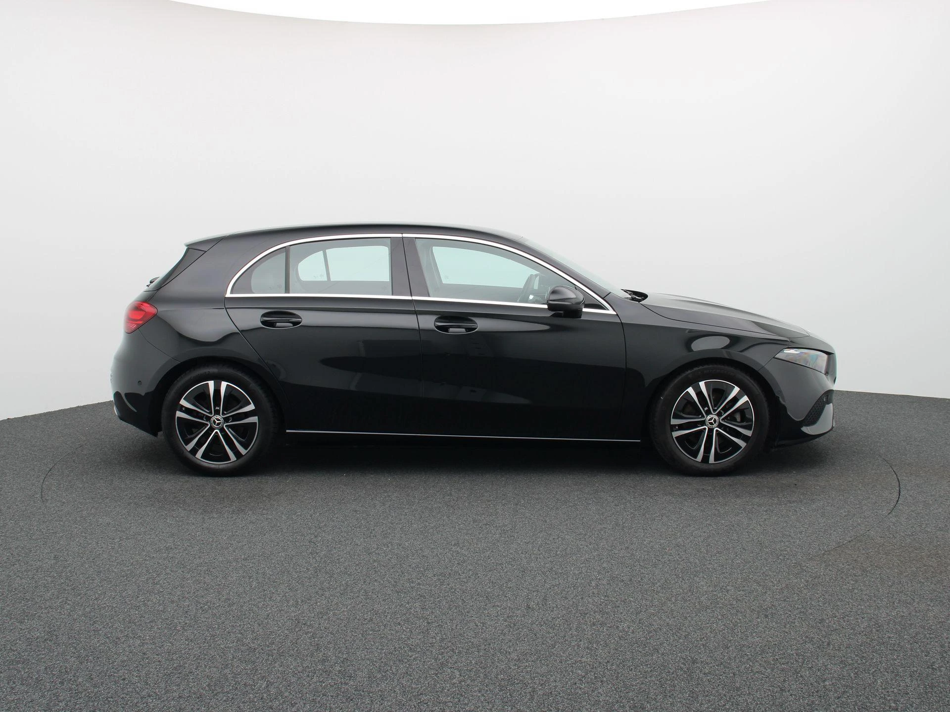 Mercedes-Benz-A-Klasse-image-5
