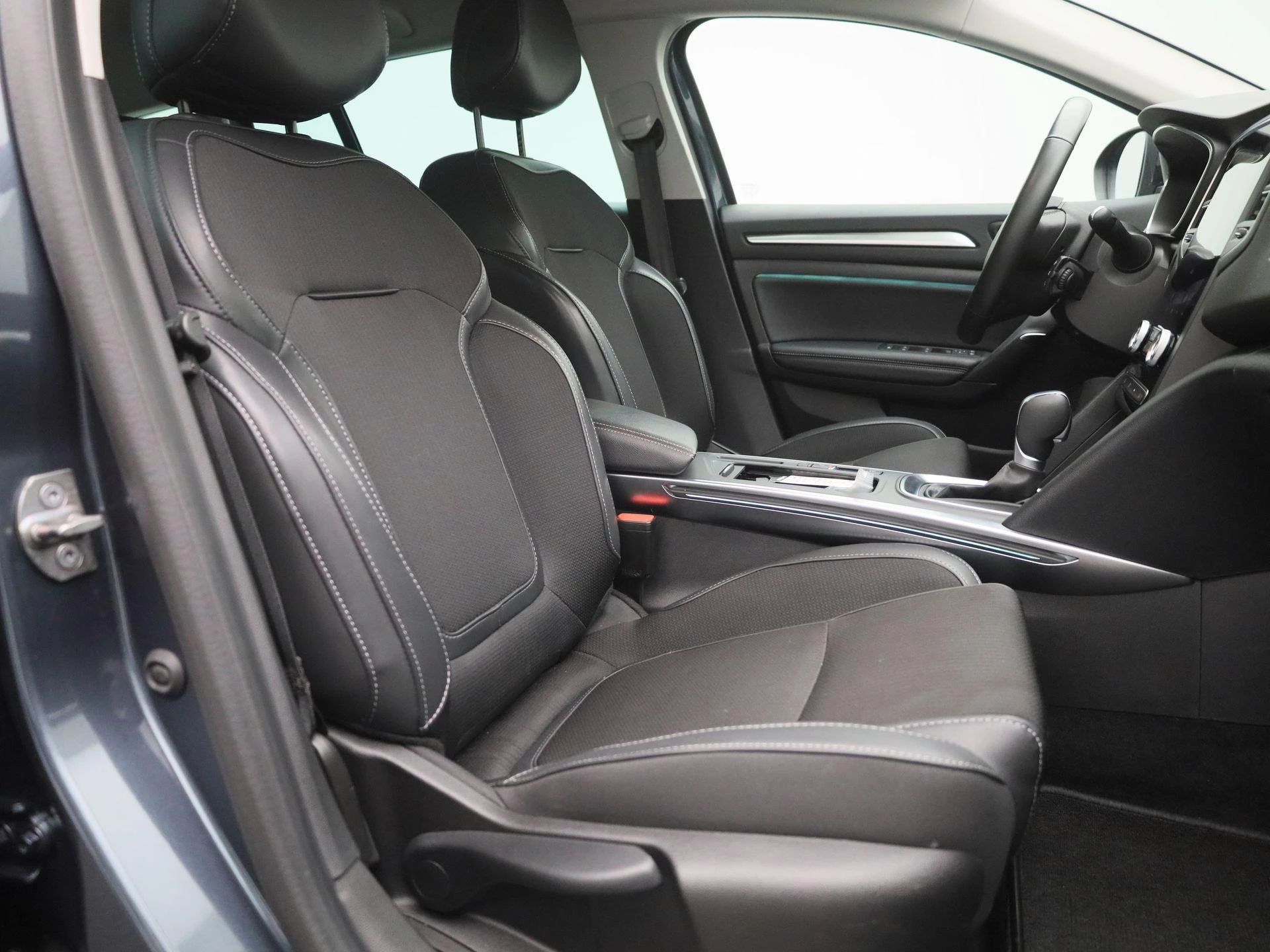 Renault-Mégane Estate-image-31