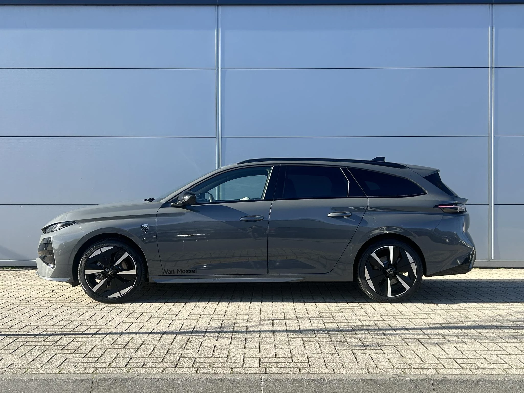 Peugeot-e-308-image-2