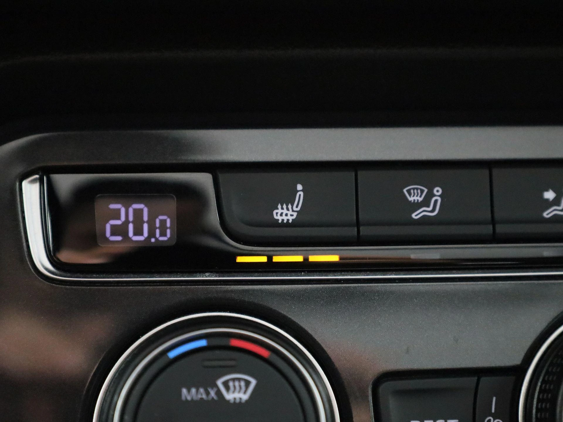 Volkswagen-Tiguan-image-24