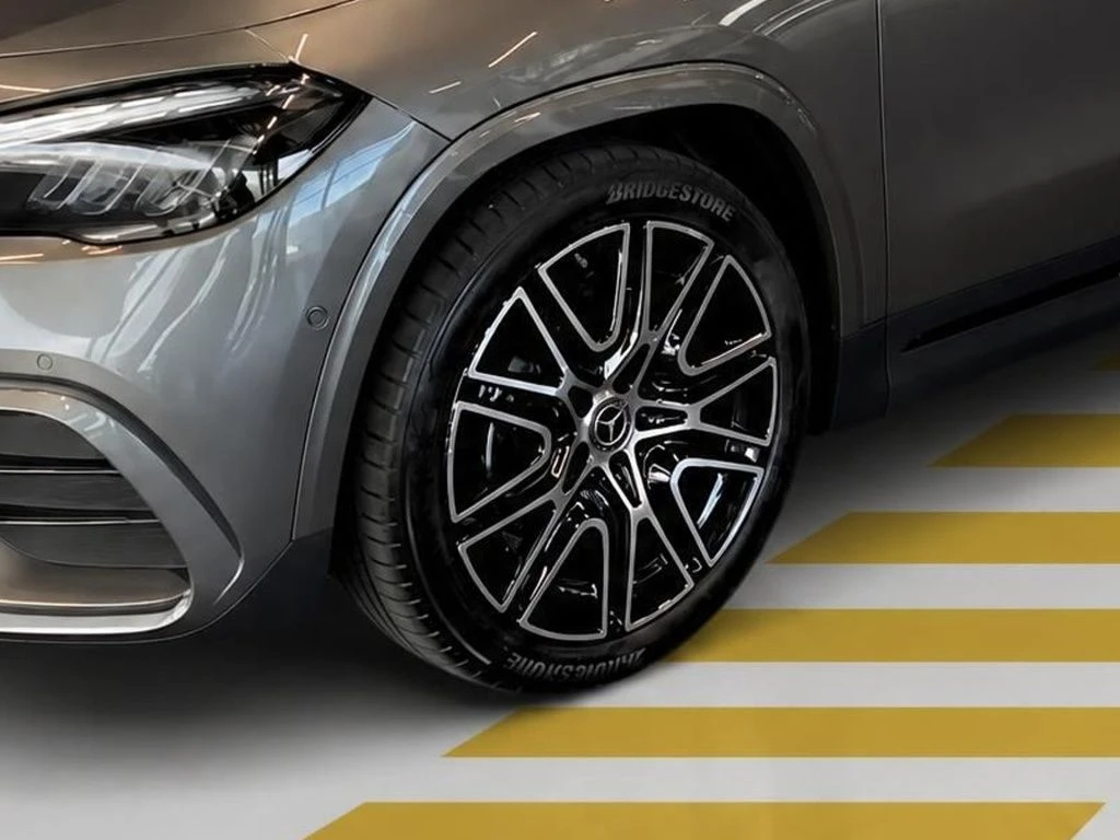 Mercedes-Benz-GLA 200-image-5