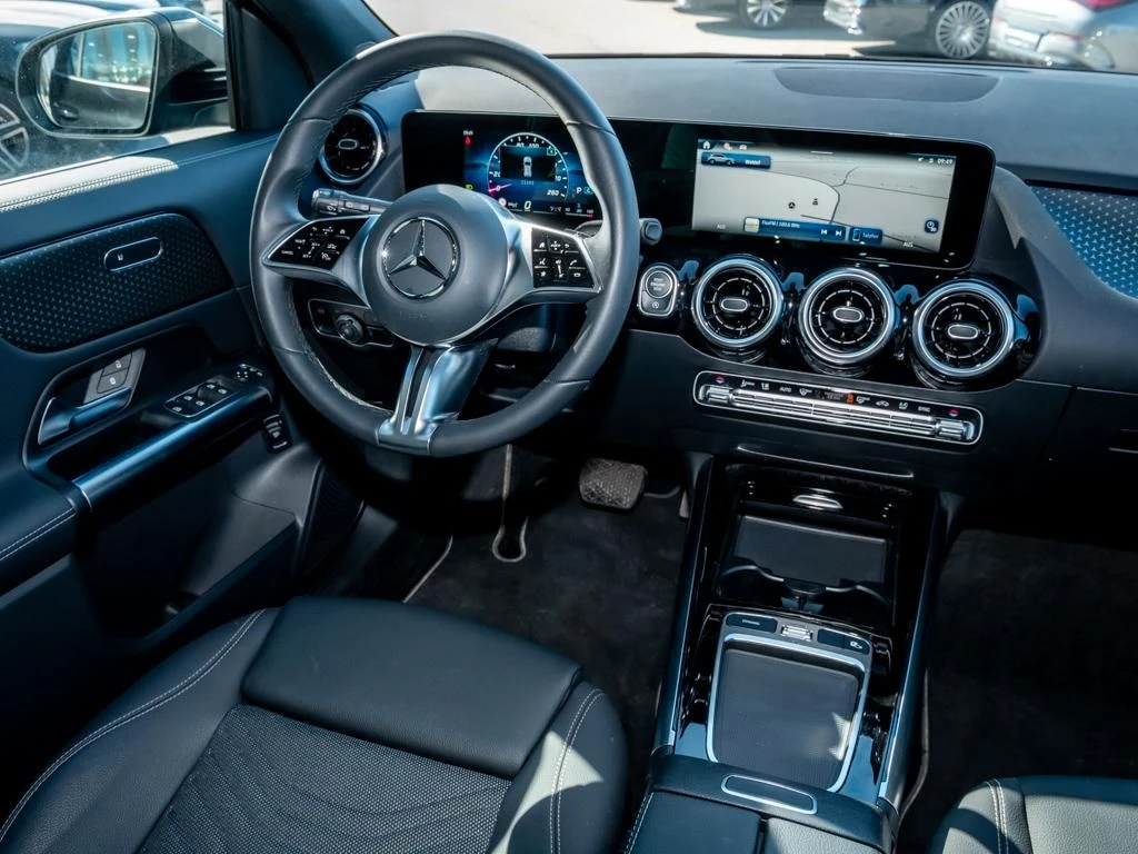 Mercedes-Benz-GLA 200 d-image-9