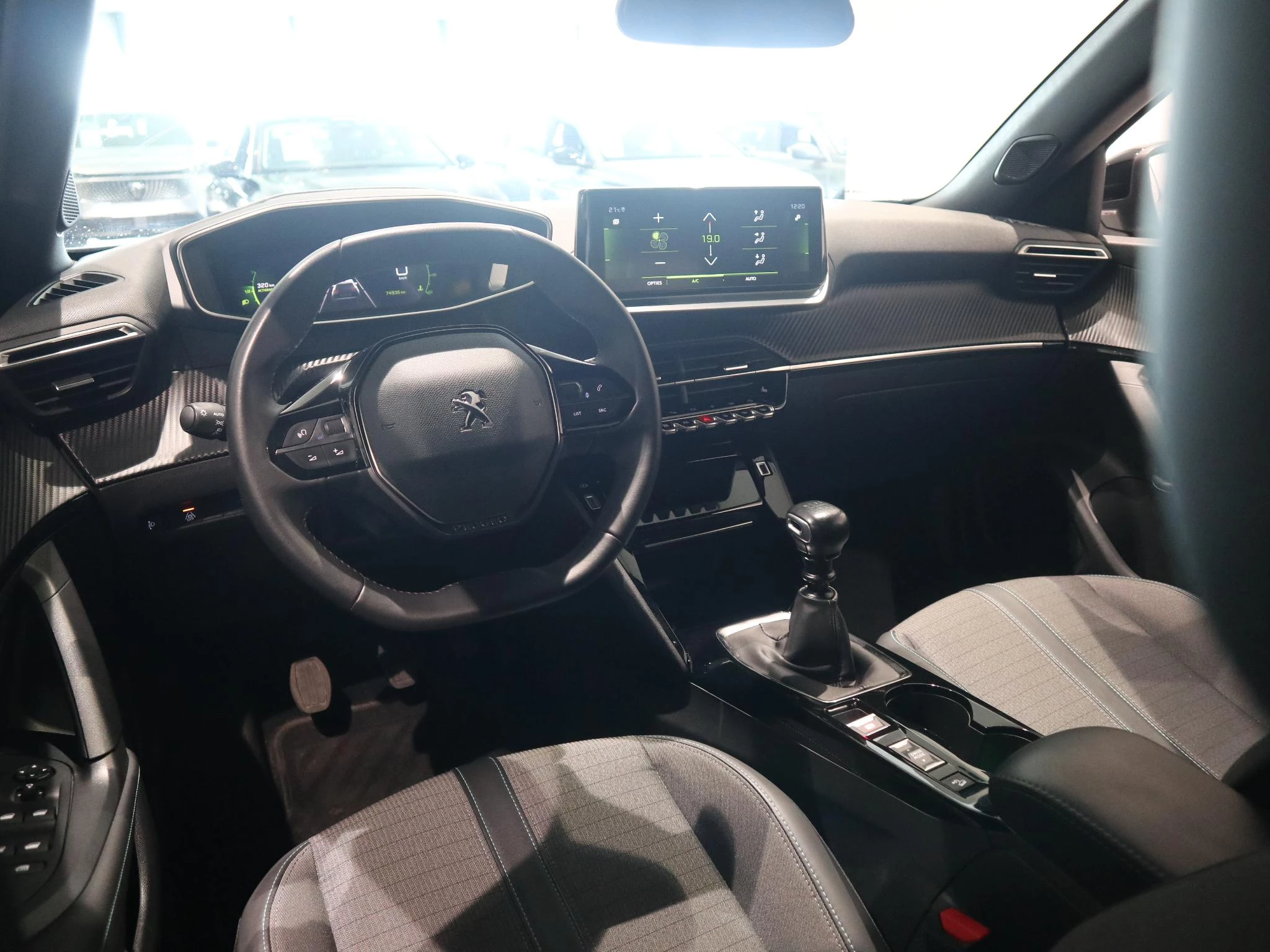 Peugeot-2008-image-10