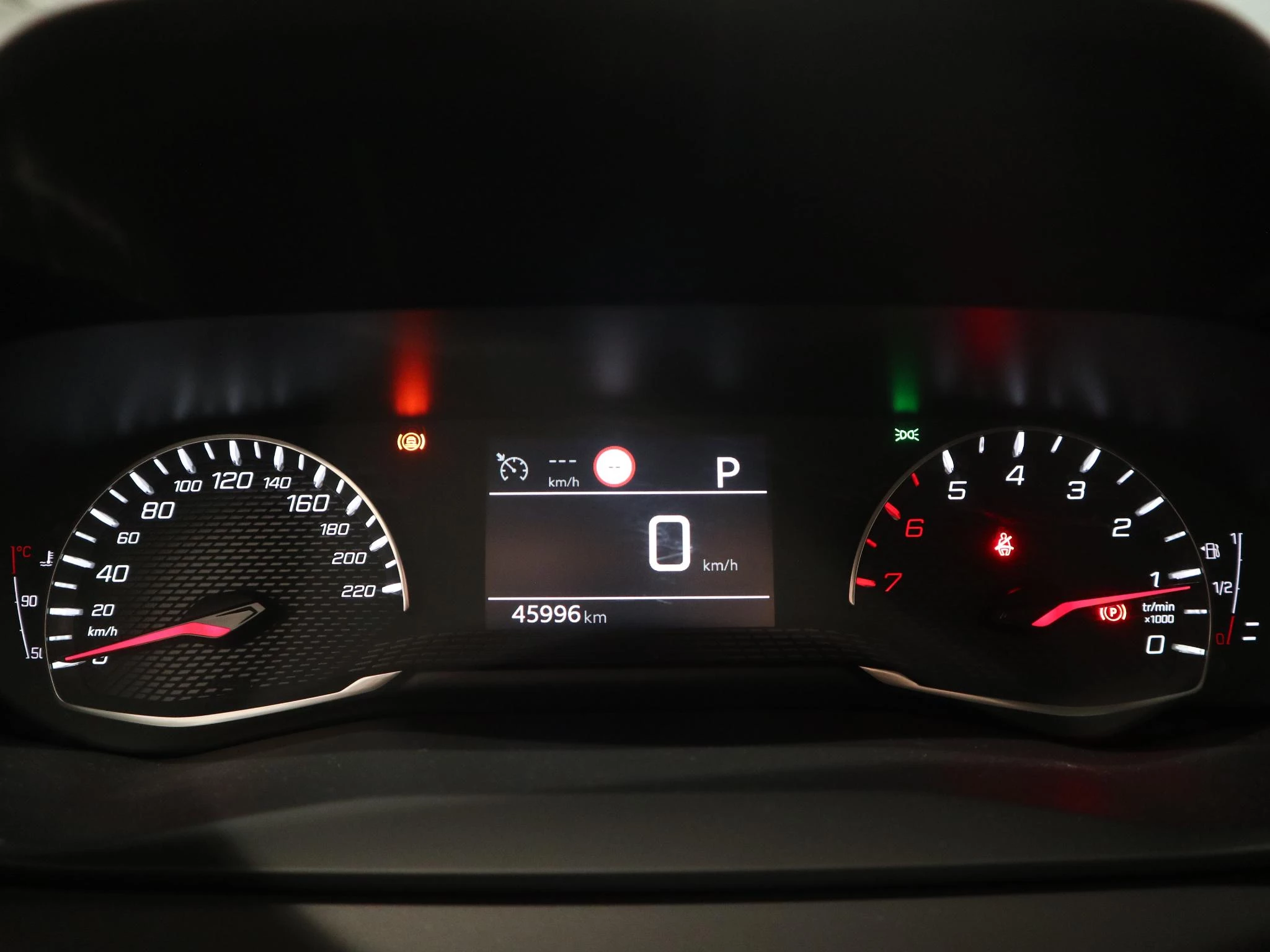 Peugeot-208-image-12